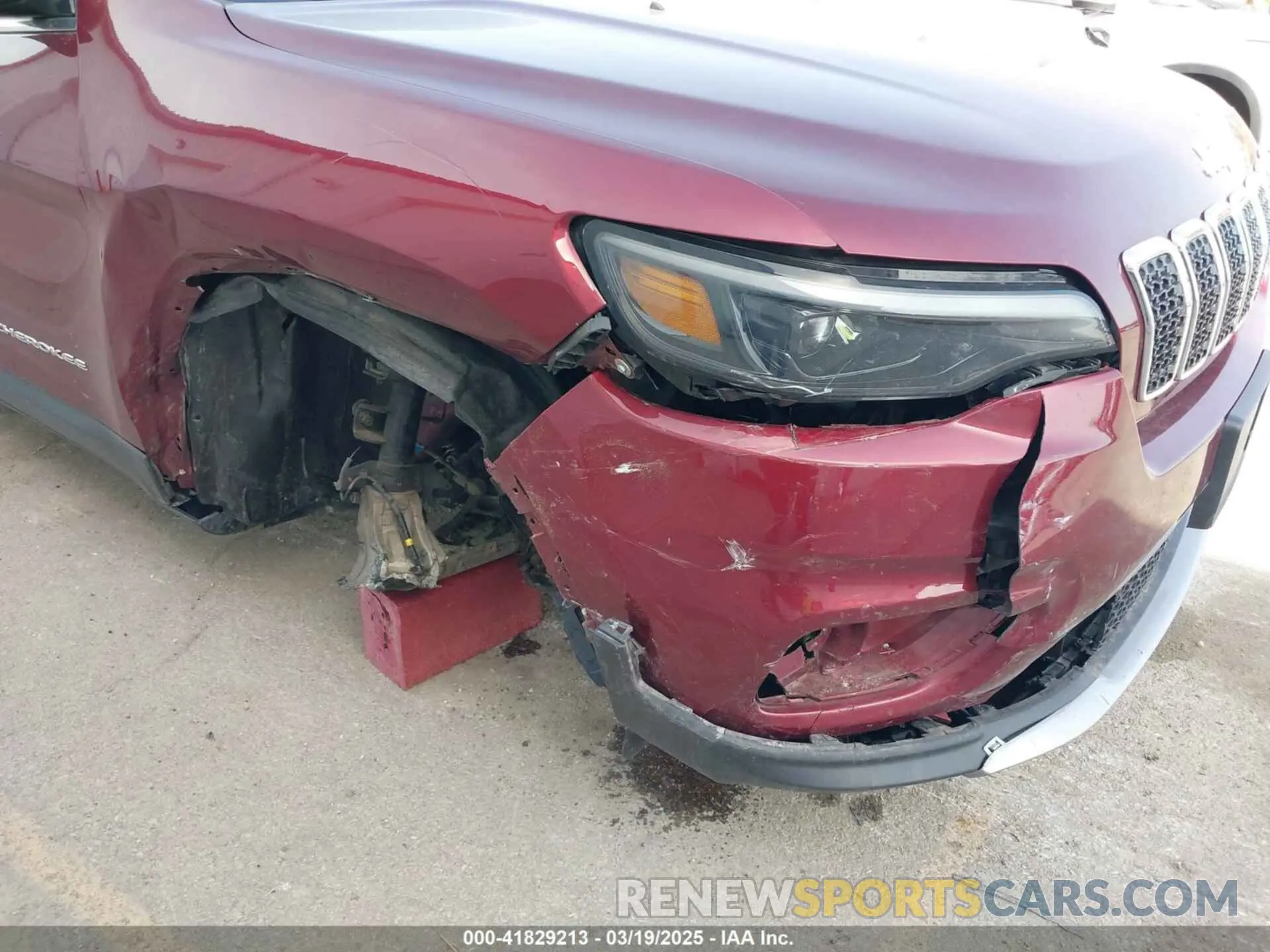 6 Photograph of a damaged car 1C4PJMDX1LD531201 JEEP CHEROKEE 2020