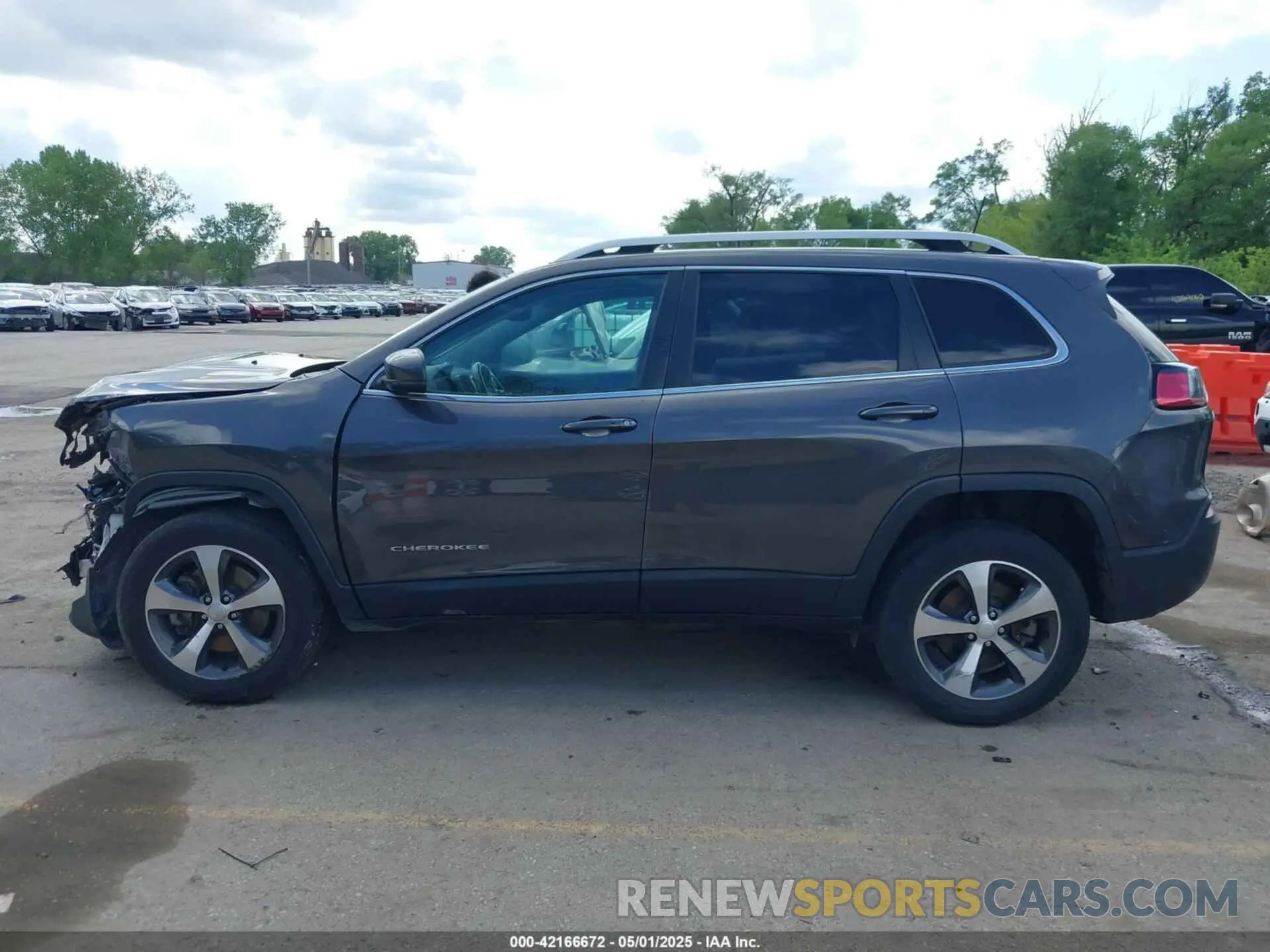 14 Photograph of a damaged car 1C4PJMDX2LD607735 JEEP CHEROKEE 2020
