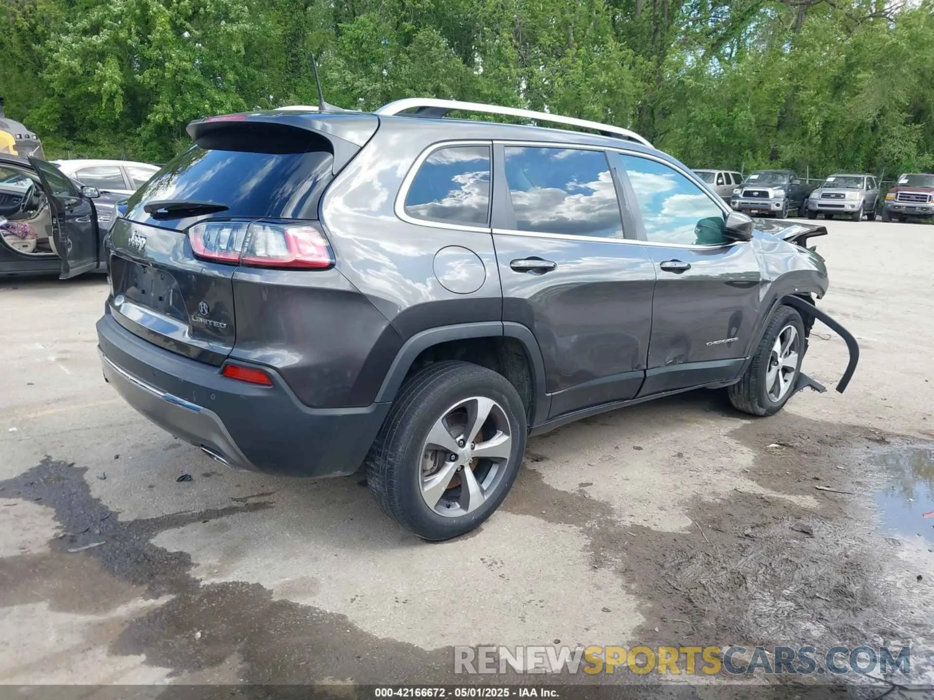 4 Photograph of a damaged car 1C4PJMDX2LD607735 JEEP CHEROKEE 2020