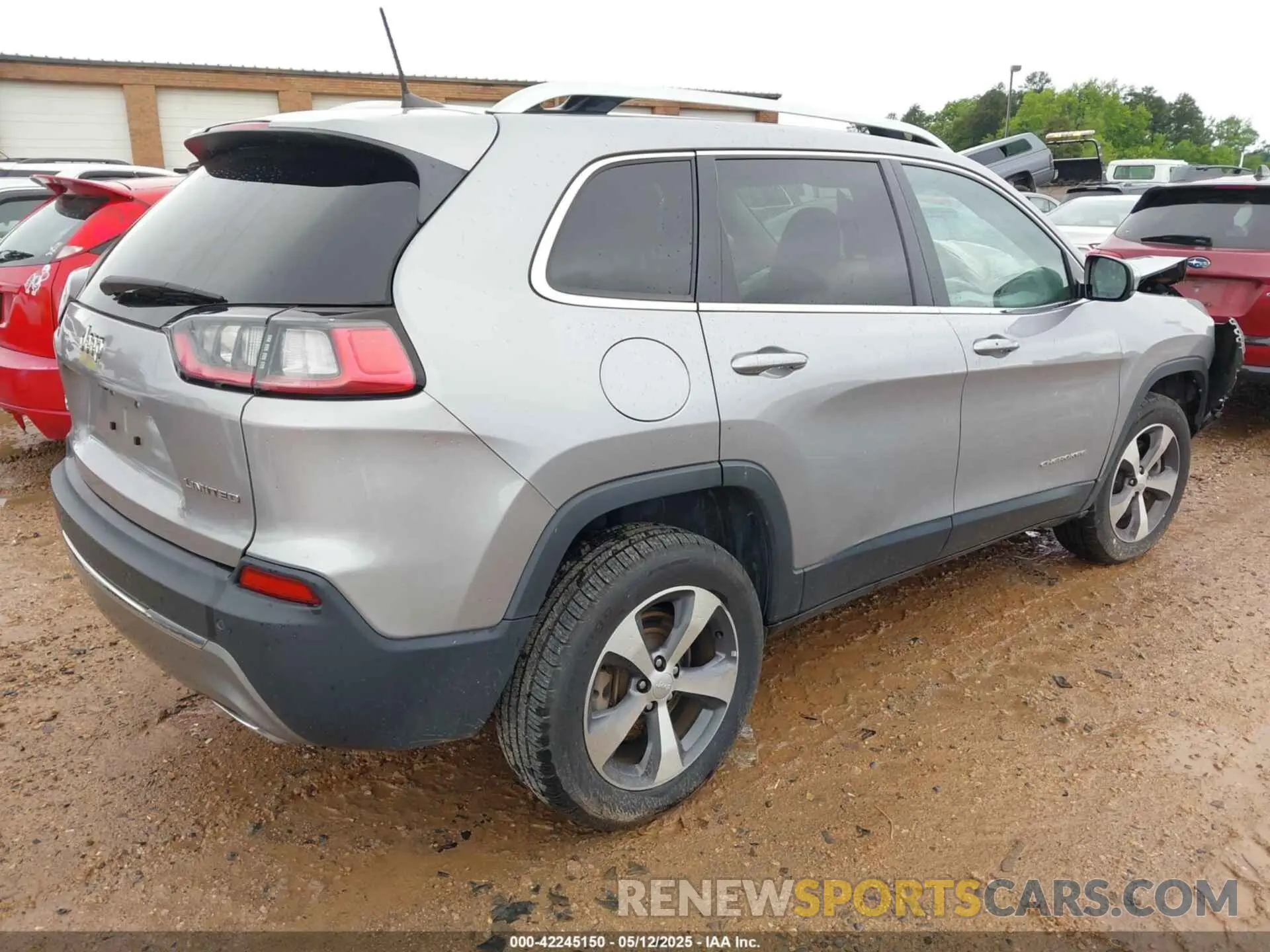 4 Photograph of a damaged car 1C4PJMDX2LD651086 JEEP CHEROKEE 2020