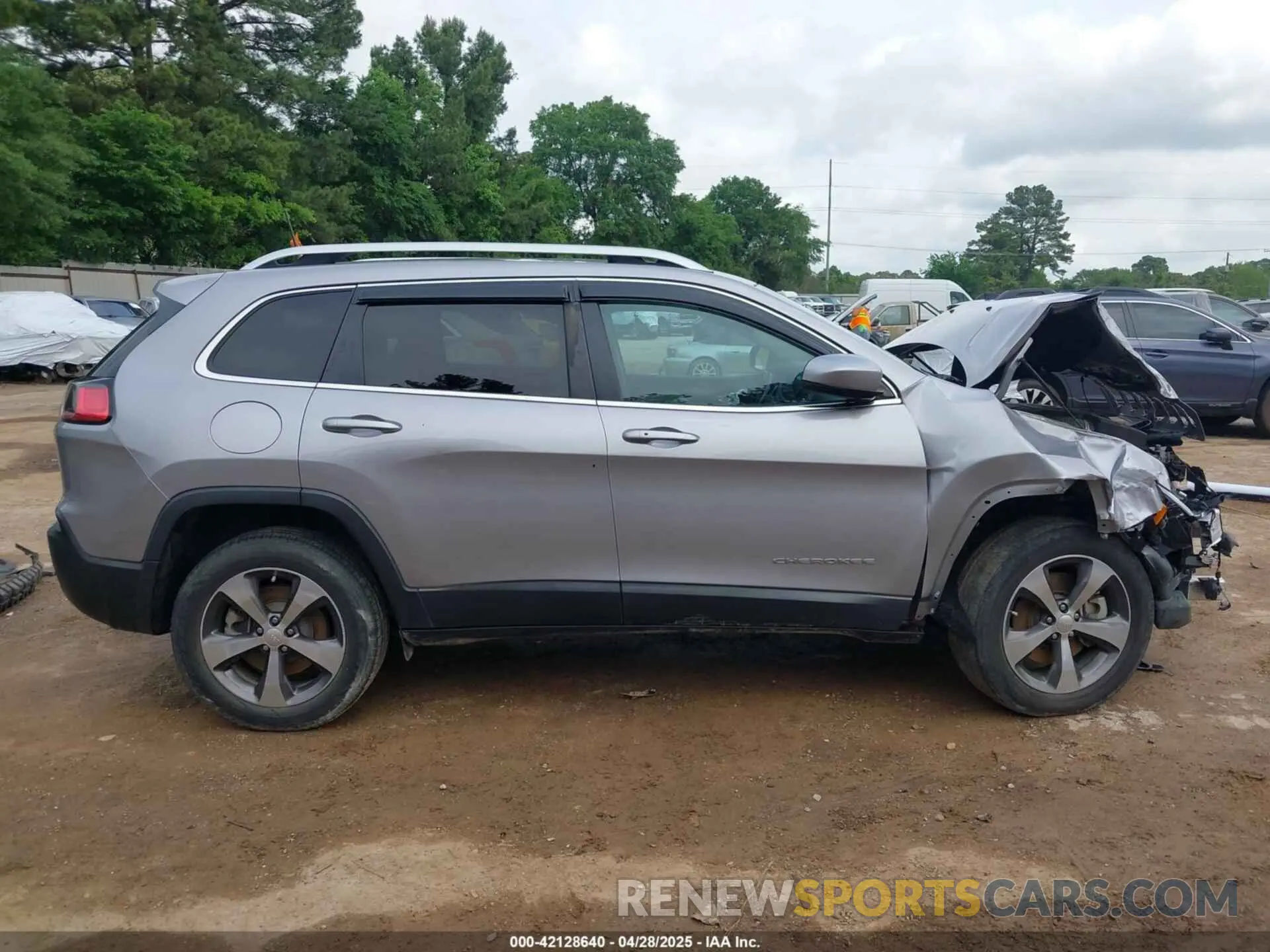14 Photograph of a damaged car 1C4PJMDX3LD531197 JEEP CHEROKEE 2020