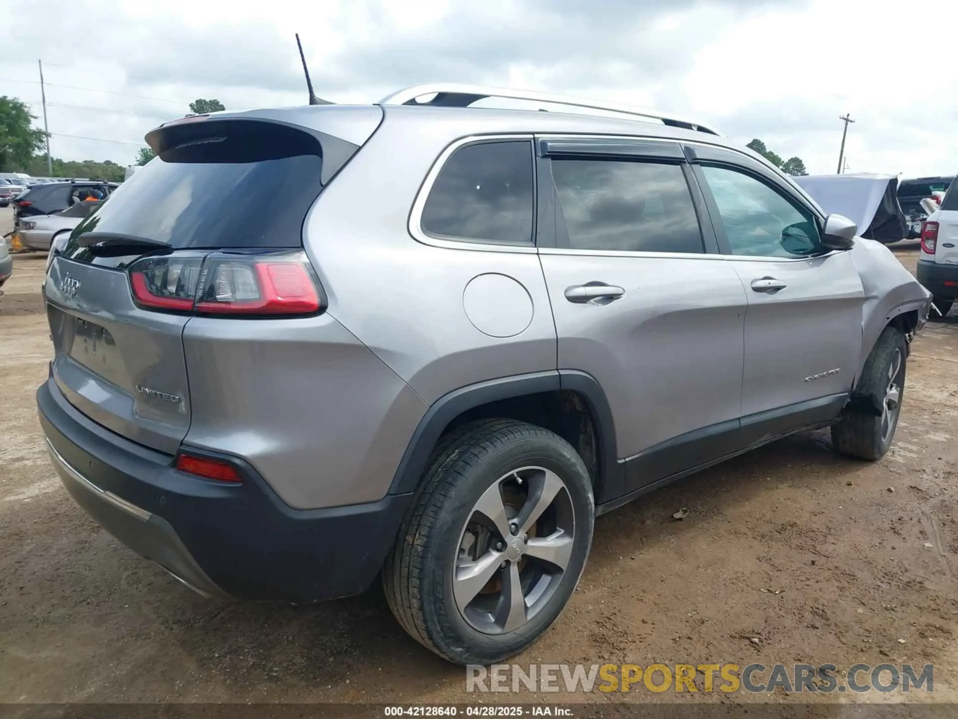 4 Photograph of a damaged car 1C4PJMDX3LD531197 JEEP CHEROKEE 2020