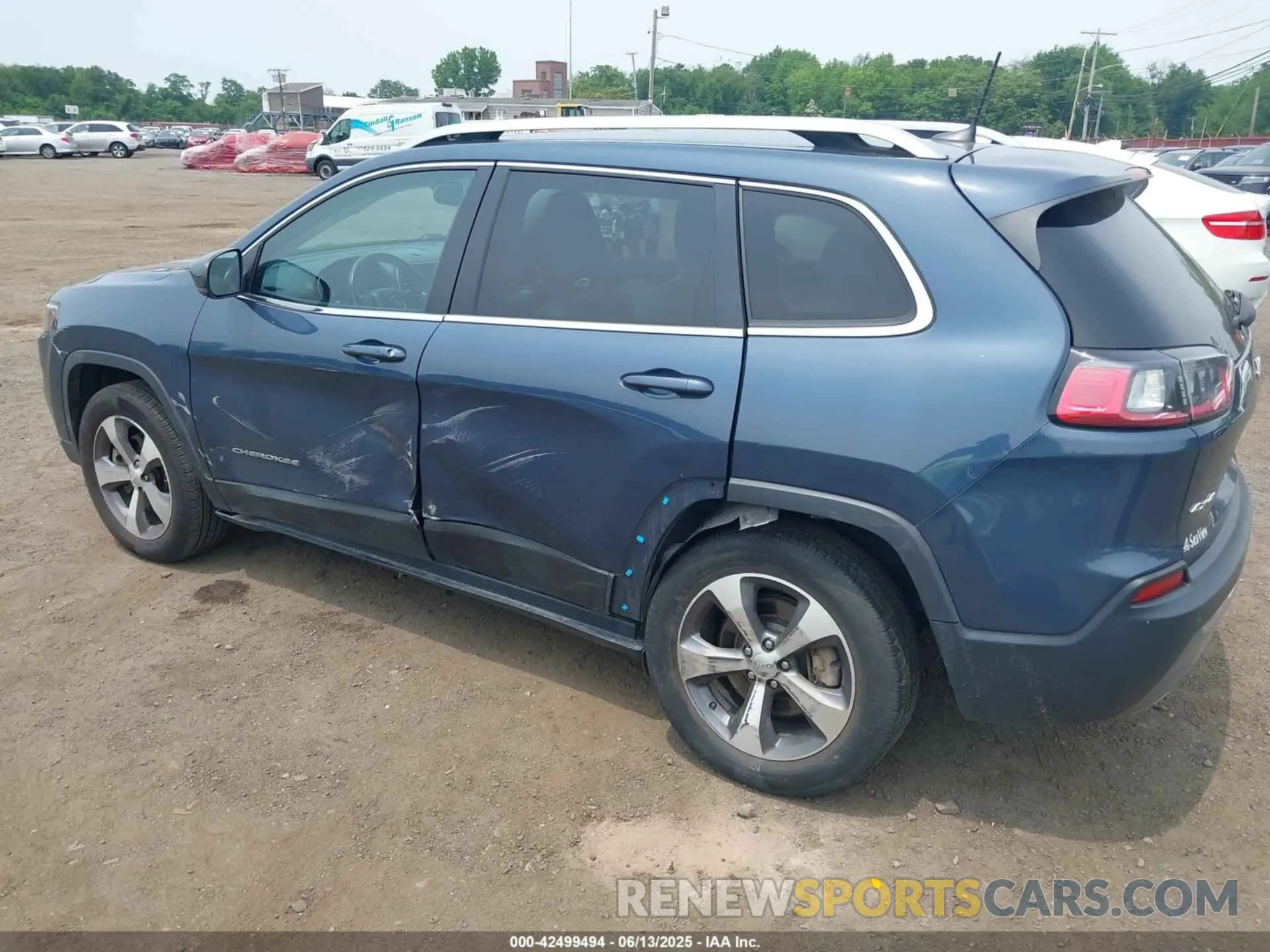17 Photograph of a damaged car 1C4PJMDX3LD603242 JEEP CHEROKEE 2020