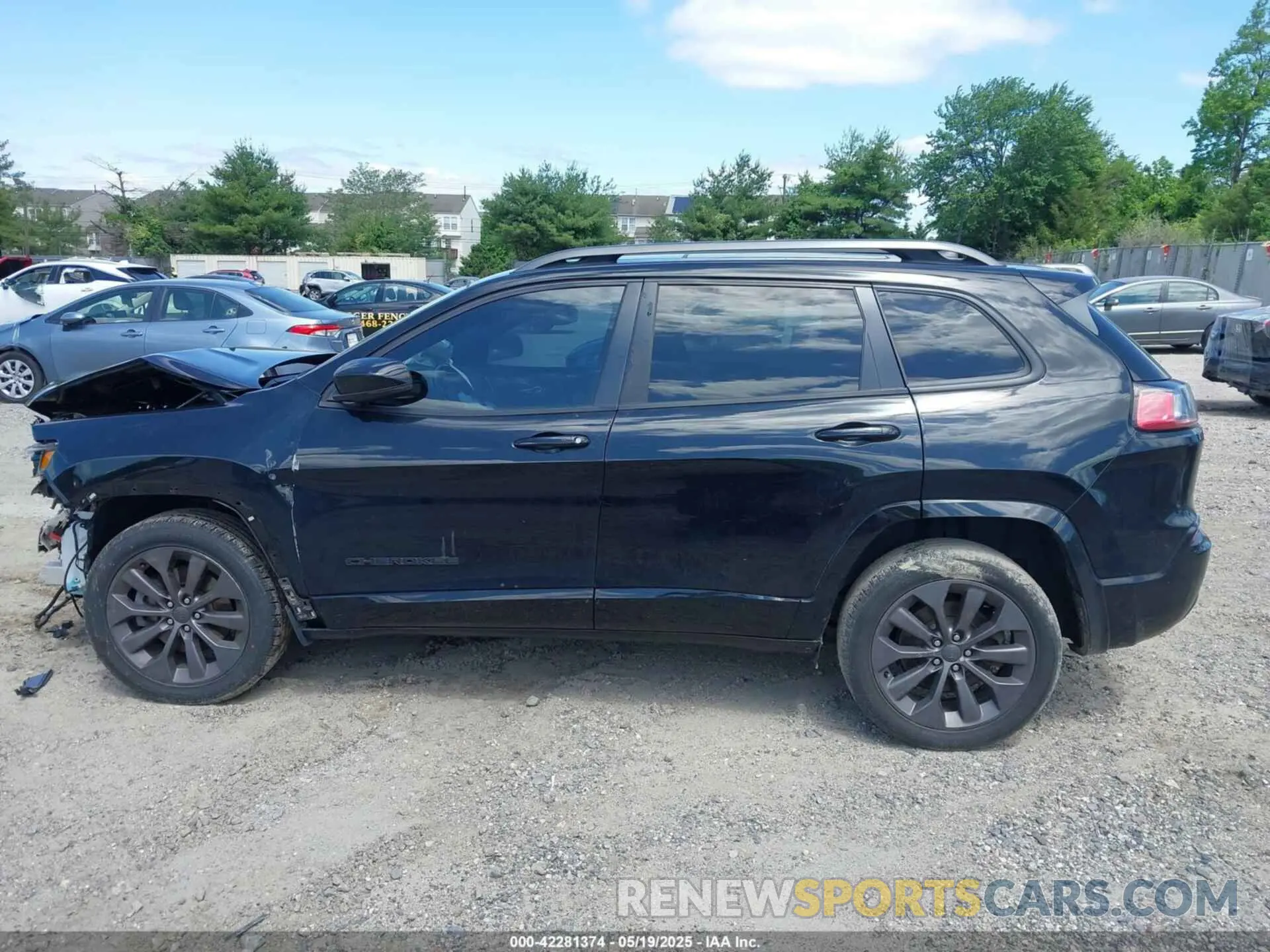 14 Photograph of a damaged car 1C4PJMDX4LD527191 JEEP CHEROKEE 2020