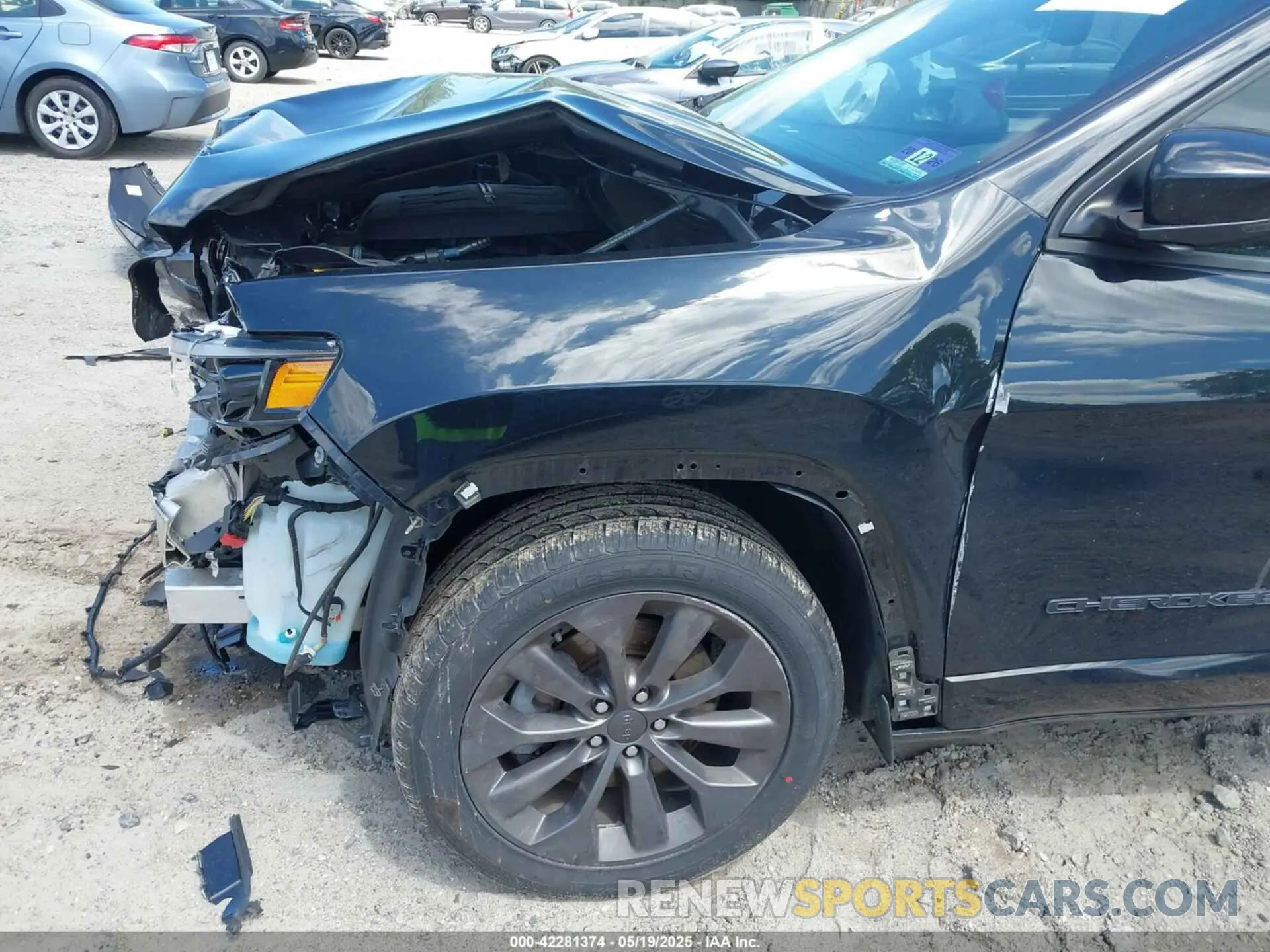 19 Photograph of a damaged car 1C4PJMDX4LD527191 JEEP CHEROKEE 2020