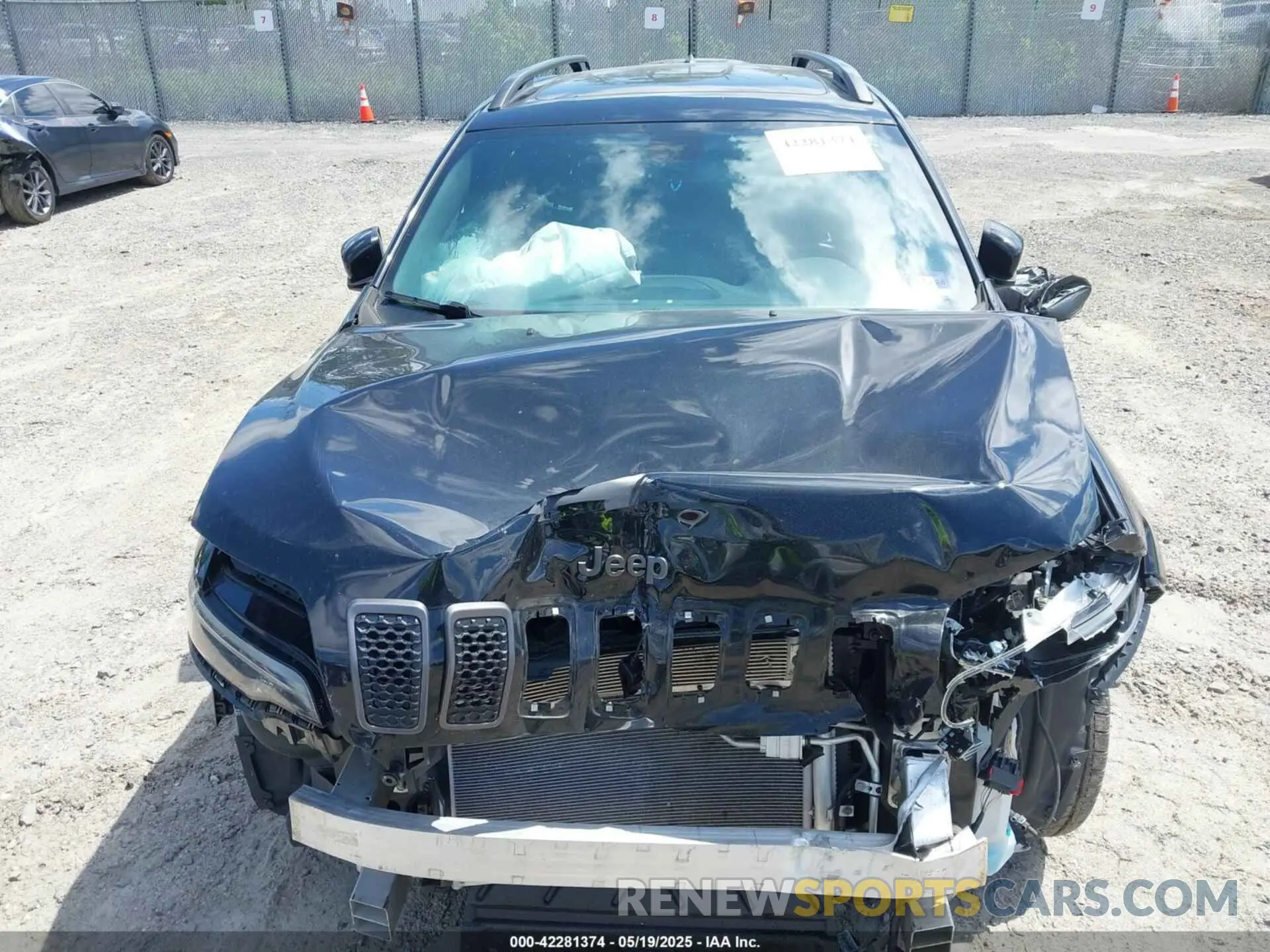 21 Photograph of a damaged car 1C4PJMDX4LD527191 JEEP CHEROKEE 2020