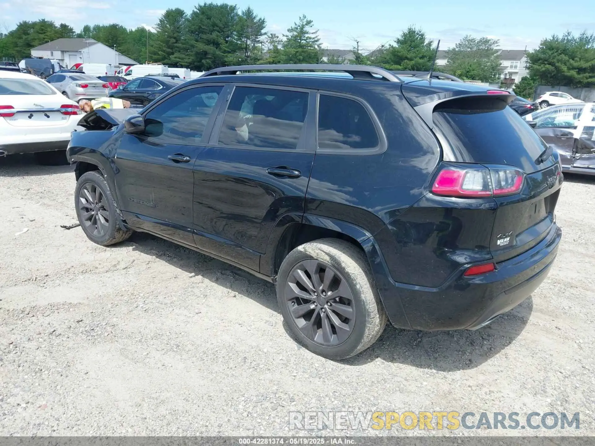 3 Photograph of a damaged car 1C4PJMDX4LD527191 JEEP CHEROKEE 2020