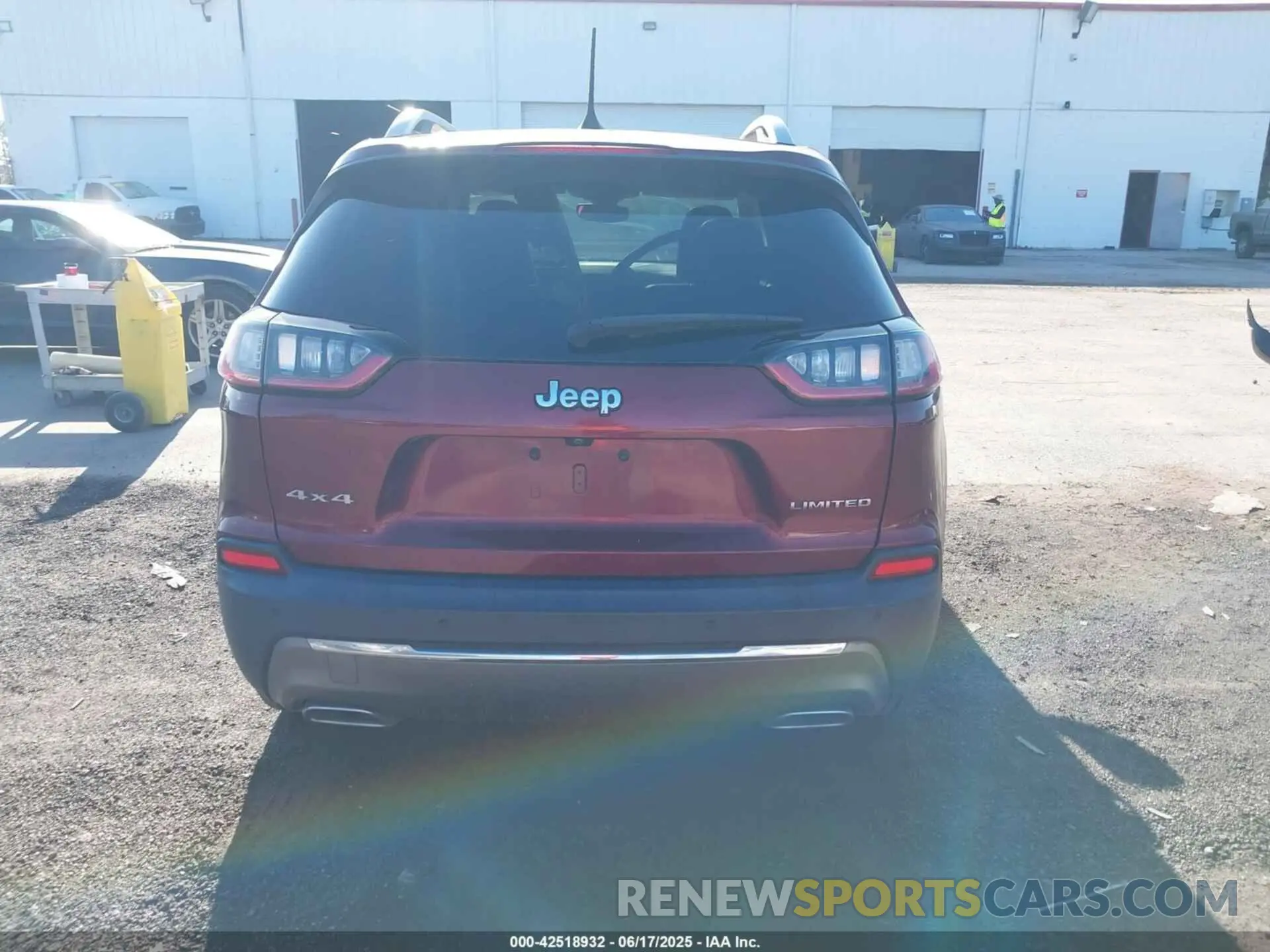 16 Photograph of a damaged car 1C4PJMDX5LD567098 JEEP CHEROKEE 2020