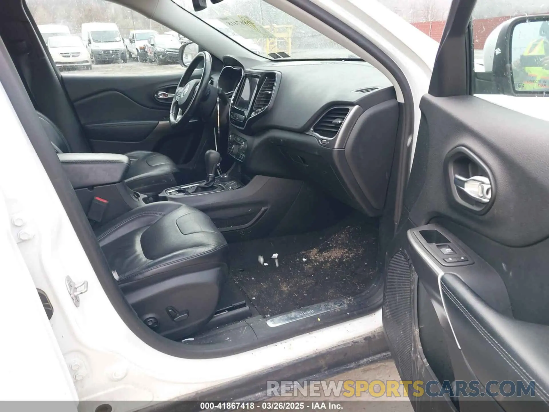 5 Photograph of a damaged car 1C4PJMDX6LD503944 JEEP CHEROKEE 2020