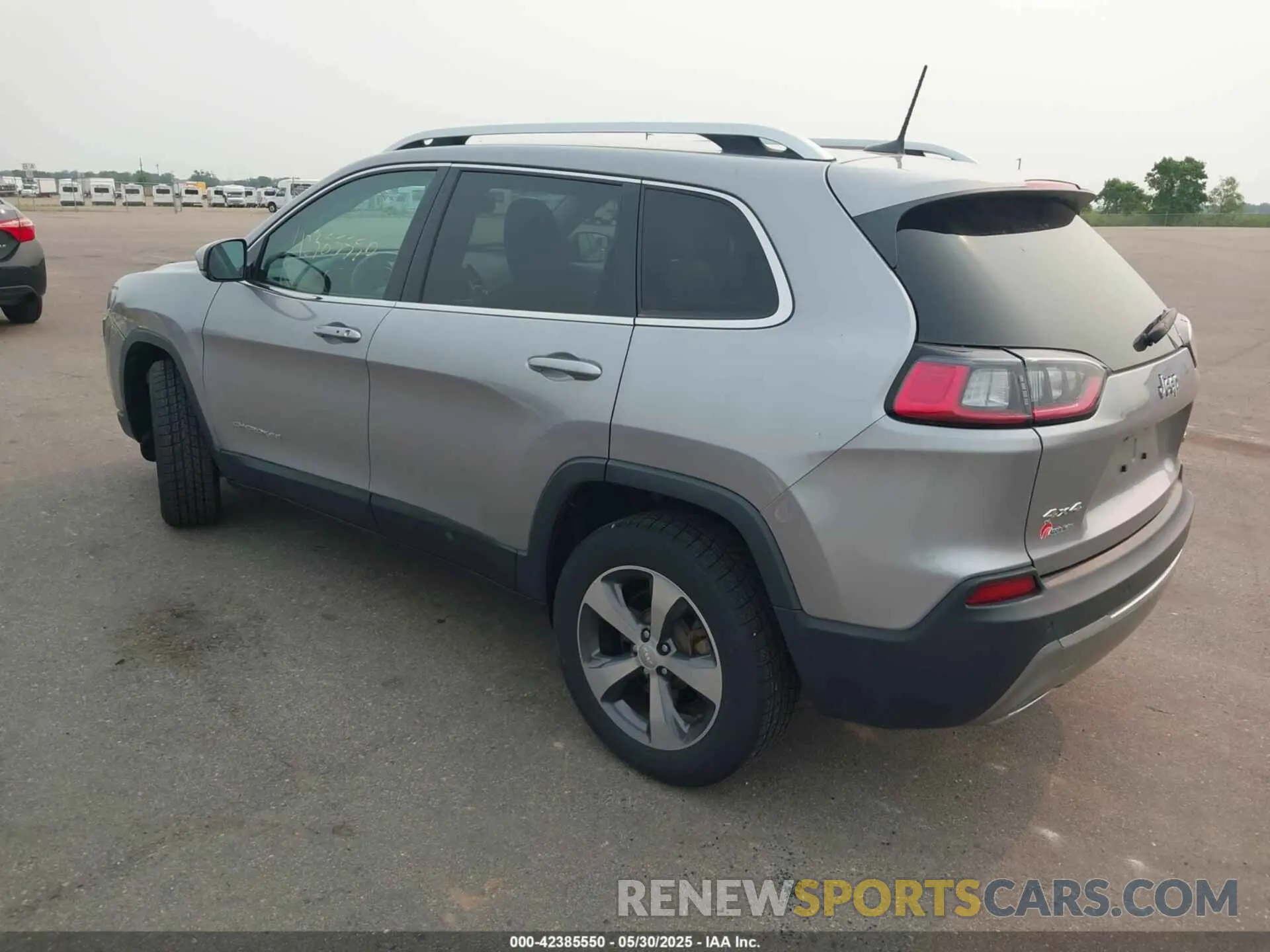 3 Photograph of a damaged car 1C4PJMDX6LD523966 JEEP CHEROKEE 2020