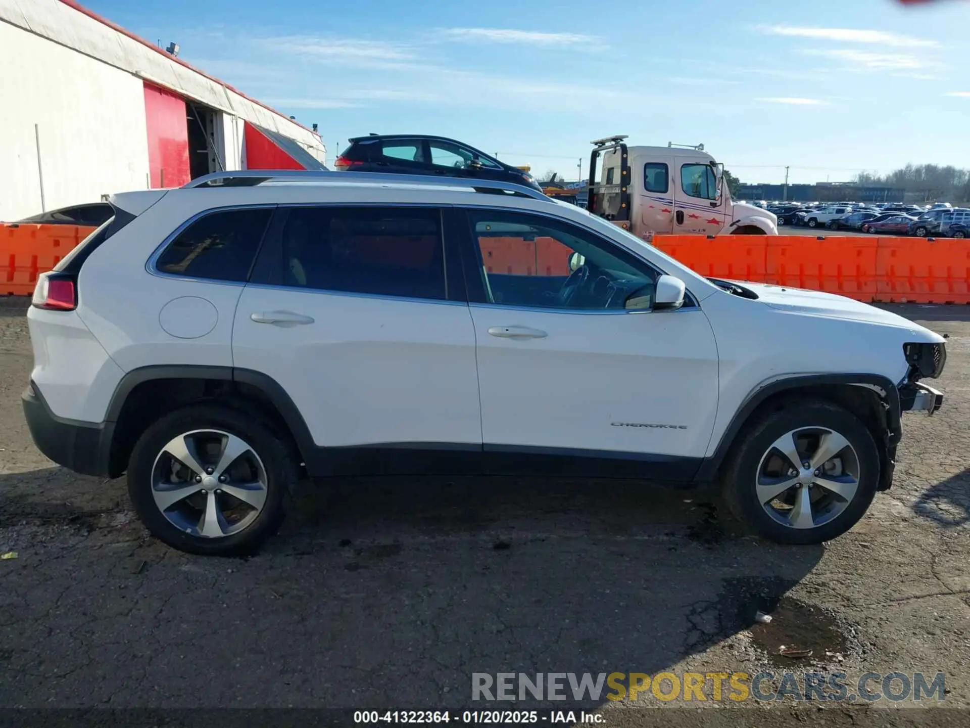 14 Photograph of a damaged car 1C4PJMDX6LD587585 JEEP CHEROKEE 2020