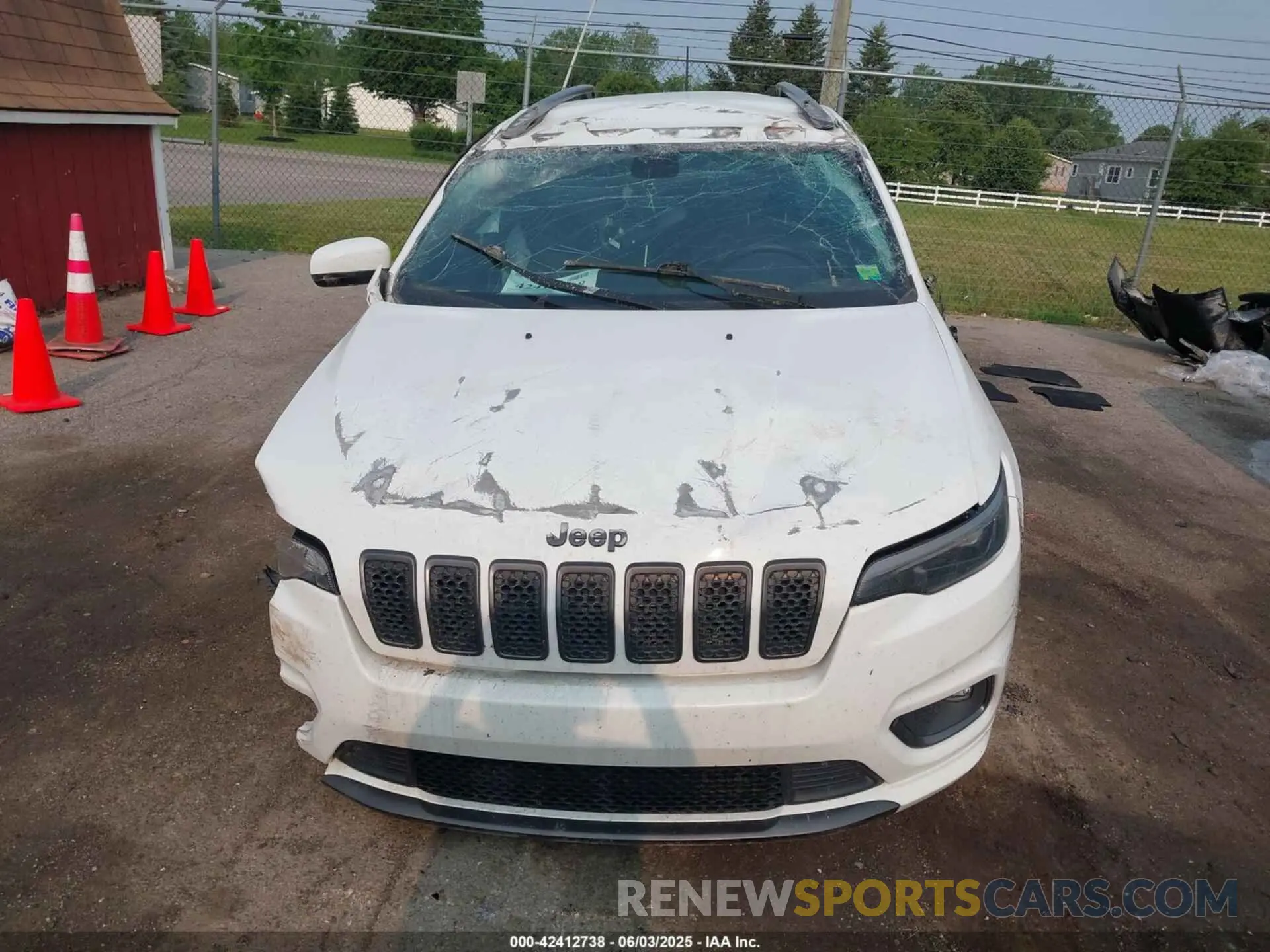 11 Photograph of a damaged car 1C4PJMDX6LD595377 JEEP CHEROKEE 2020