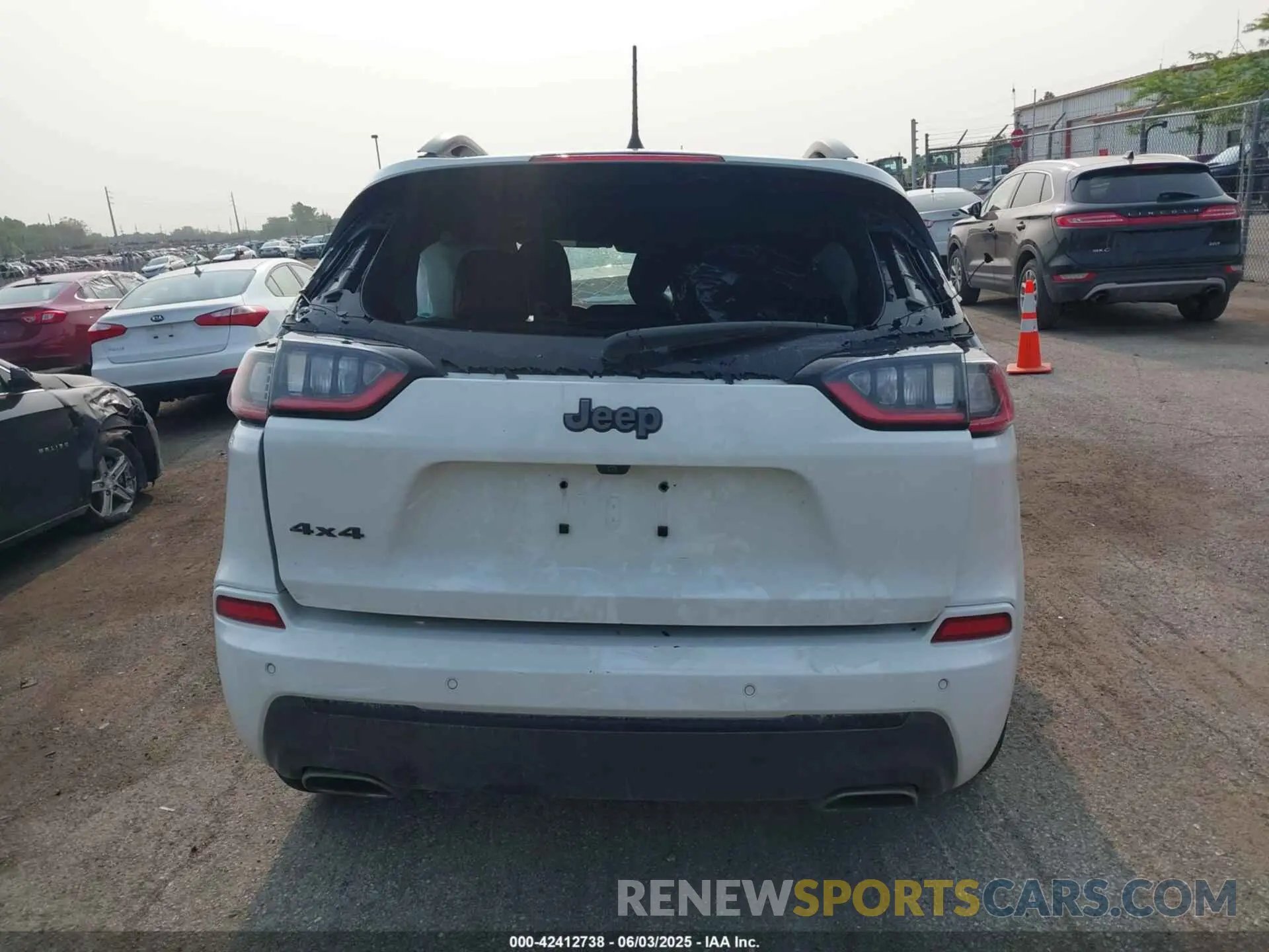 15 Photograph of a damaged car 1C4PJMDX6LD595377 JEEP CHEROKEE 2020