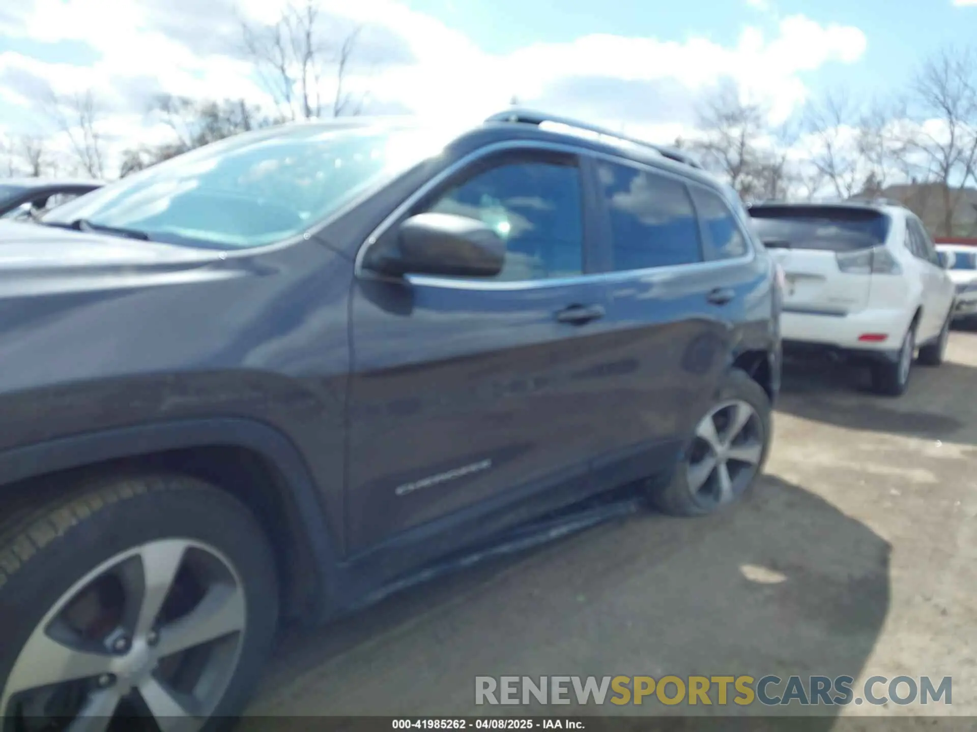 6 Photograph of a damaged car 1C4PJMDX6LD609777 JEEP CHEROKEE 2020
