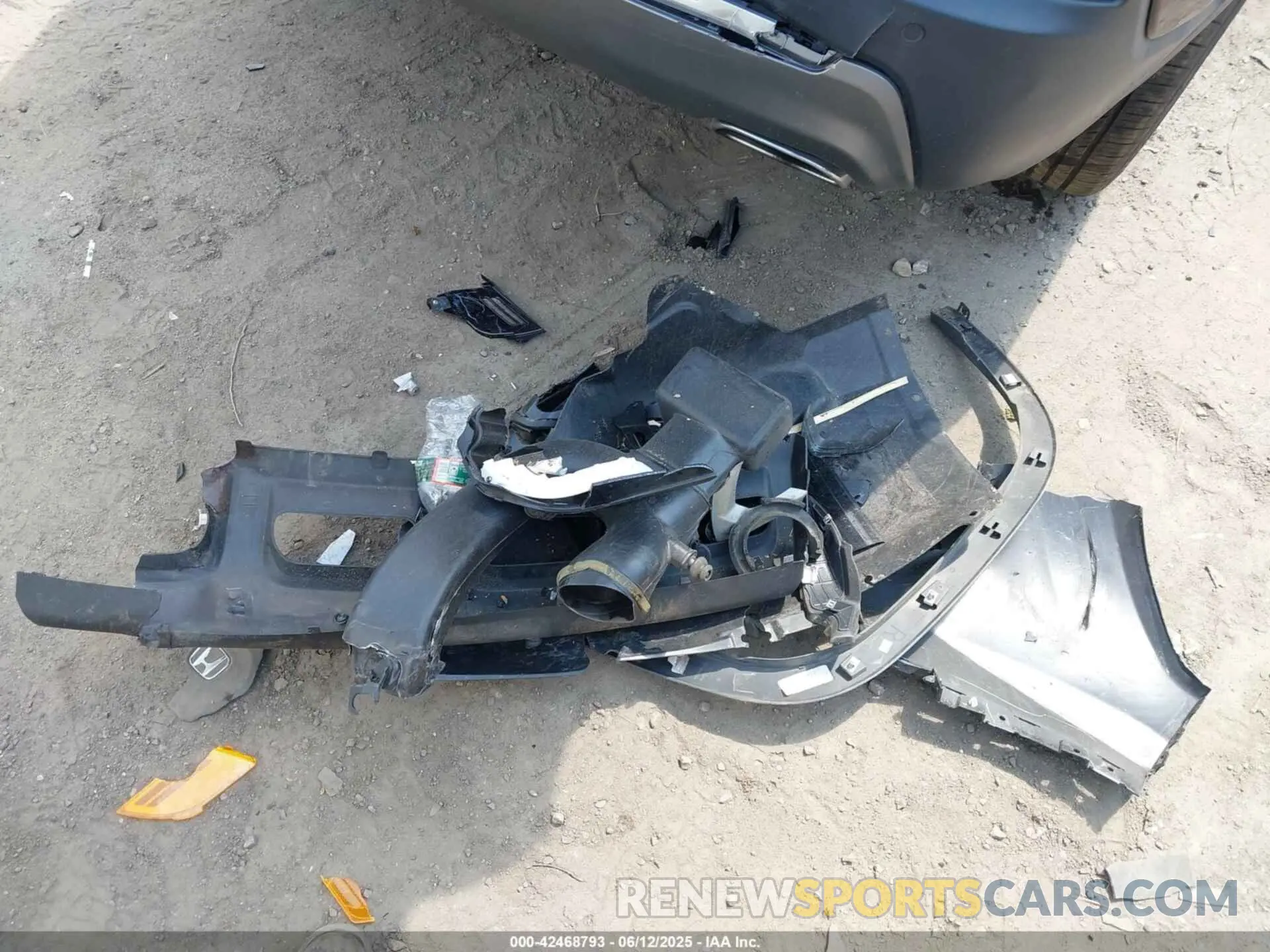 12 Photograph of a damaged car 1C4PJMDX7LD522471 JEEP CHEROKEE 2020