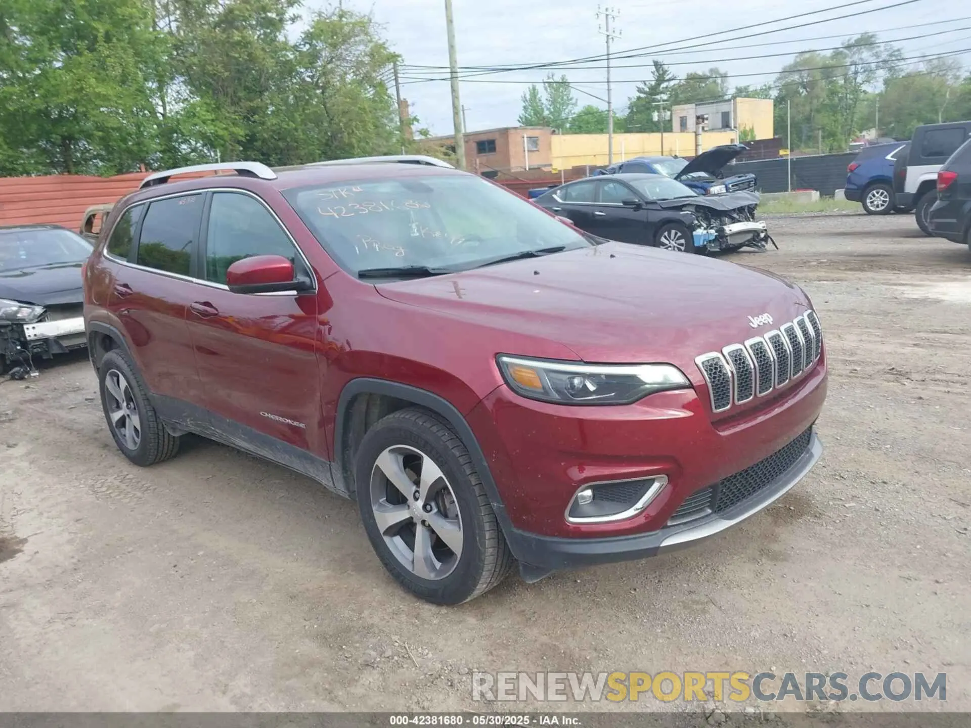 1 Photograph of a damaged car 1C4PJMDX8LD608114 JEEP CHEROKEE 2020