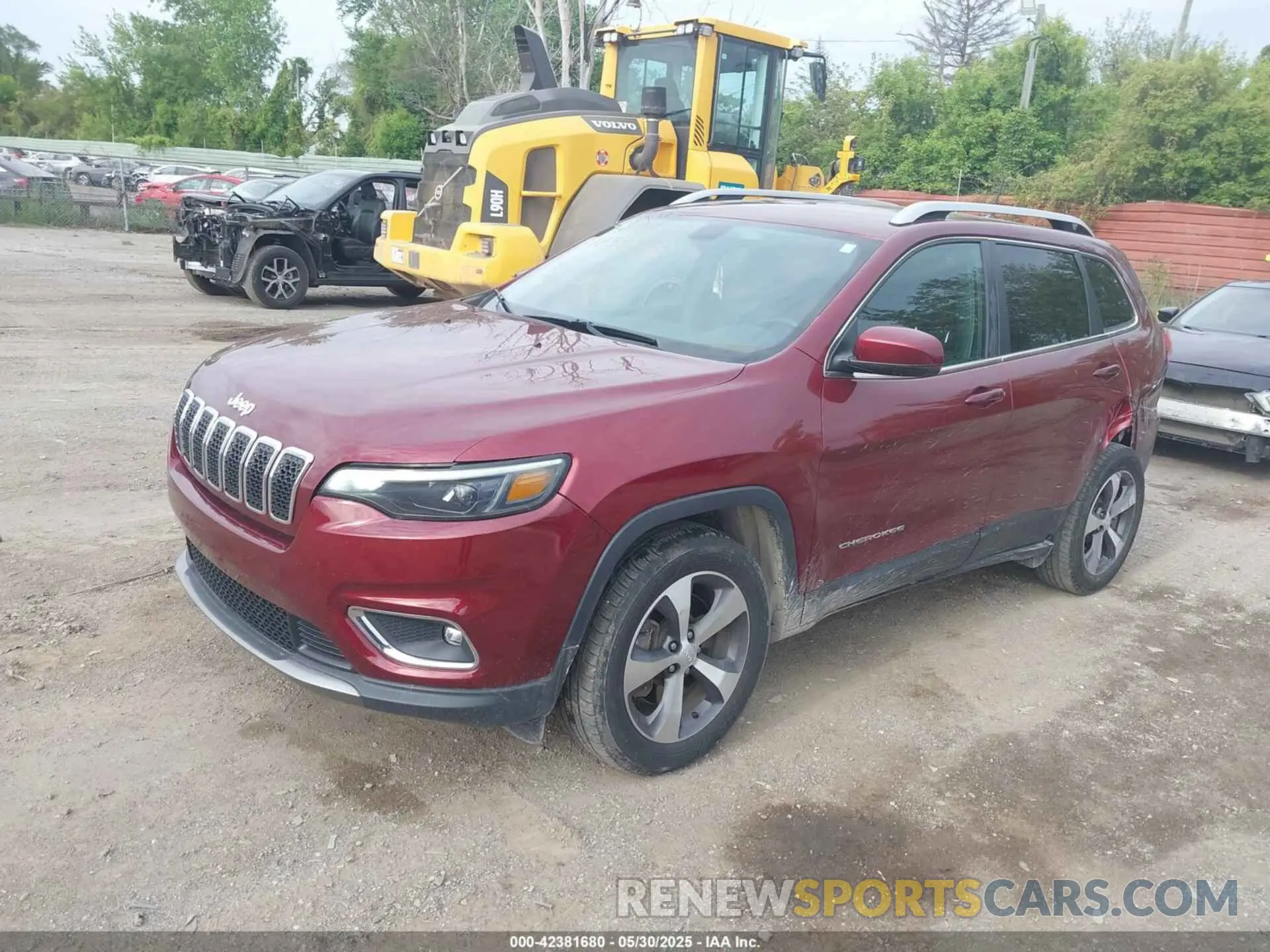 2 Photograph of a damaged car 1C4PJMDX8LD608114 JEEP CHEROKEE 2020