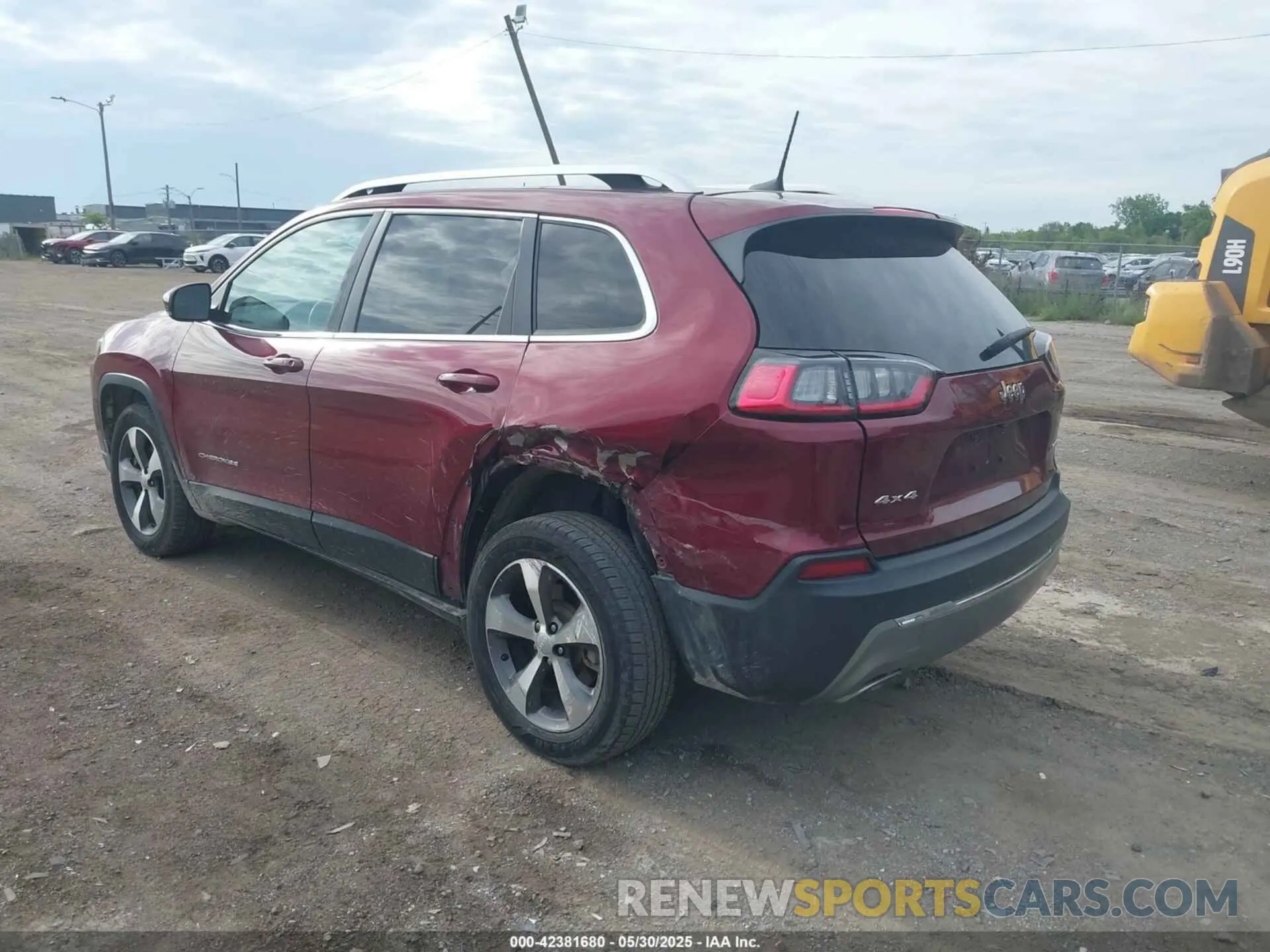 3 Photograph of a damaged car 1C4PJMDX8LD608114 JEEP CHEROKEE 2020