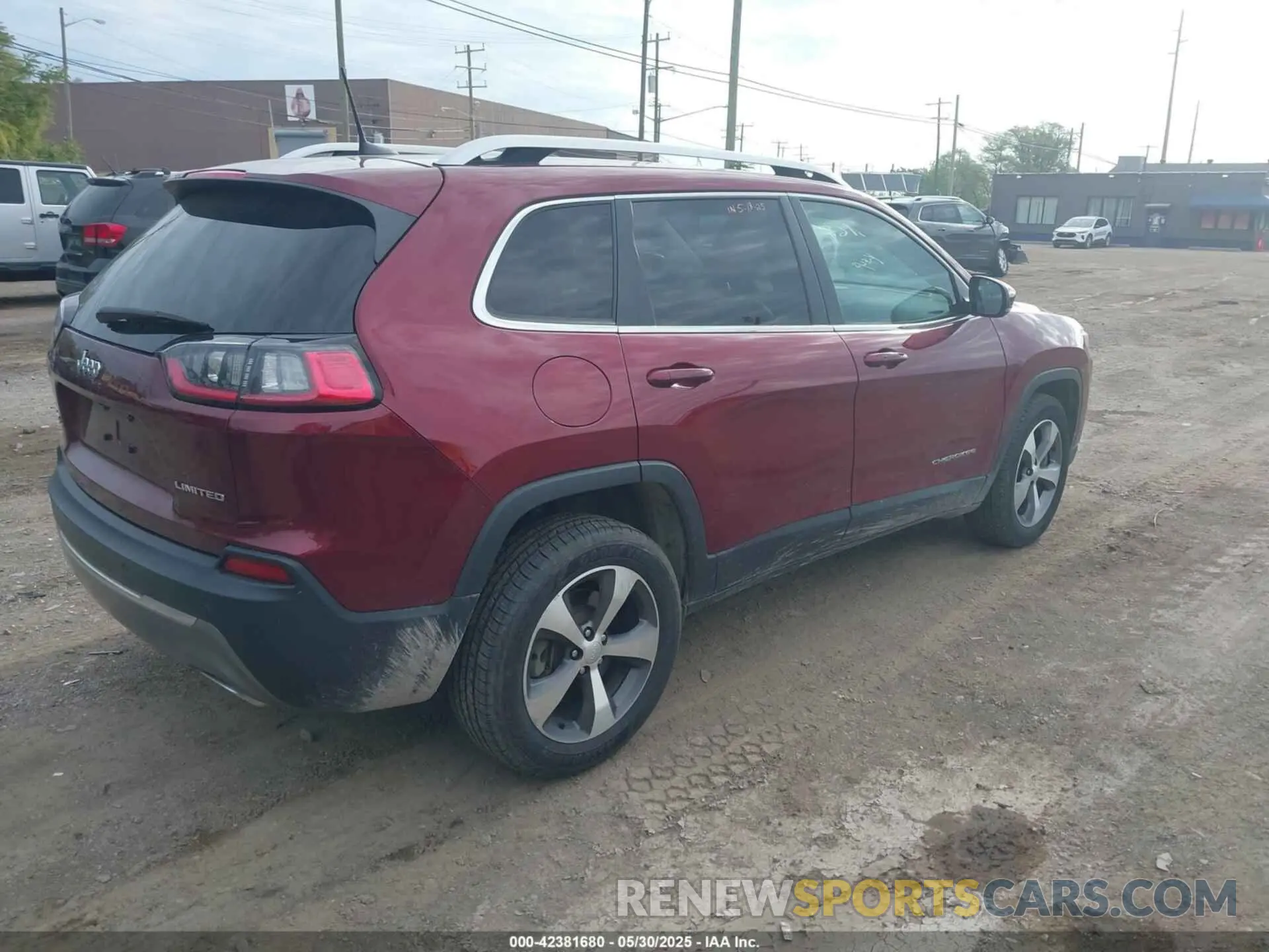 4 Photograph of a damaged car 1C4PJMDX8LD608114 JEEP CHEROKEE 2020