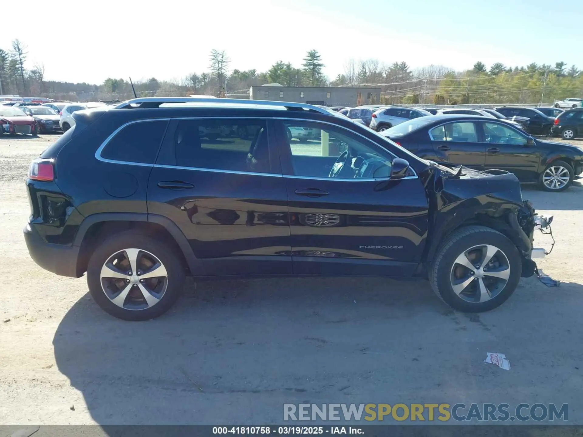 14 Photograph of a damaged car 1C4PJMDX8LD643445 JEEP CHEROKEE 2020