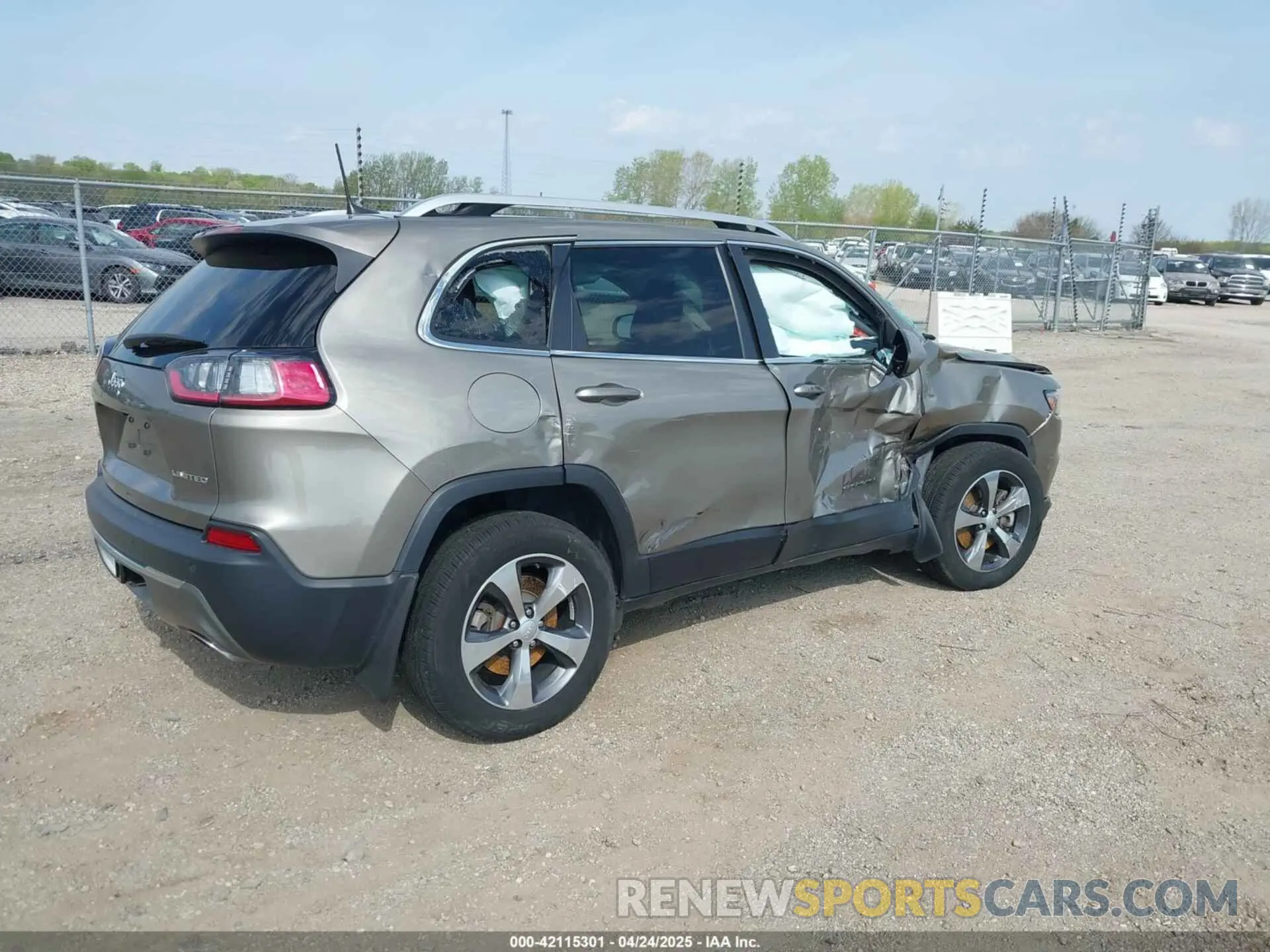 4 Photograph of a damaged car 1C4PJMDX9LD538879 JEEP CHEROKEE 2020