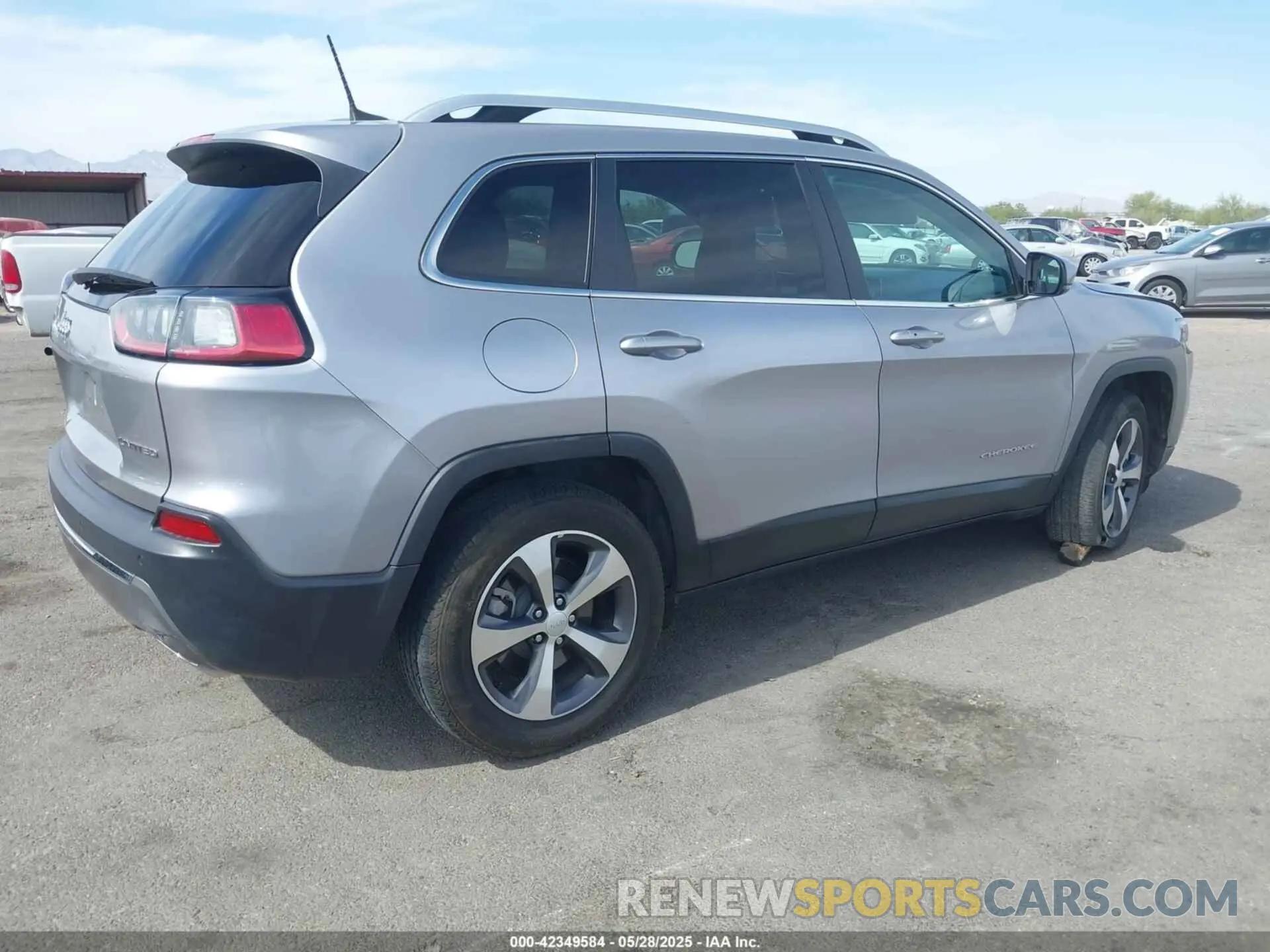 4 Photograph of a damaged car 1C4PJMDX9LD590349 JEEP CHEROKEE 2020