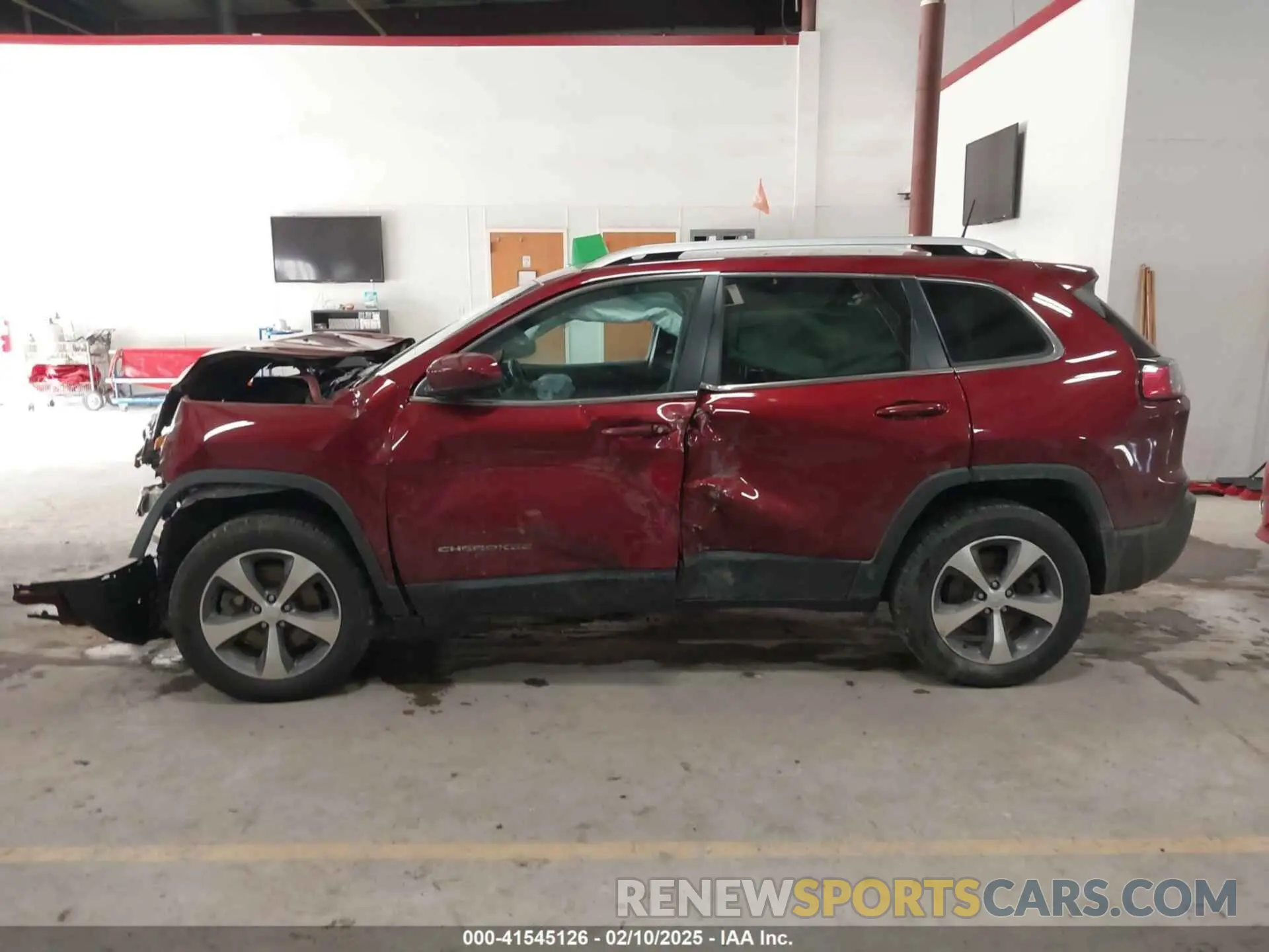 14 Photograph of a damaged car 1C4PJMDX9LD635659 JEEP CHEROKEE 2020