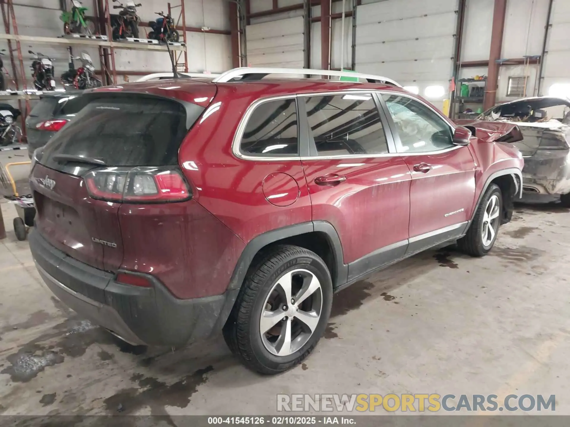 4 Photograph of a damaged car 1C4PJMDX9LD635659 JEEP CHEROKEE 2020