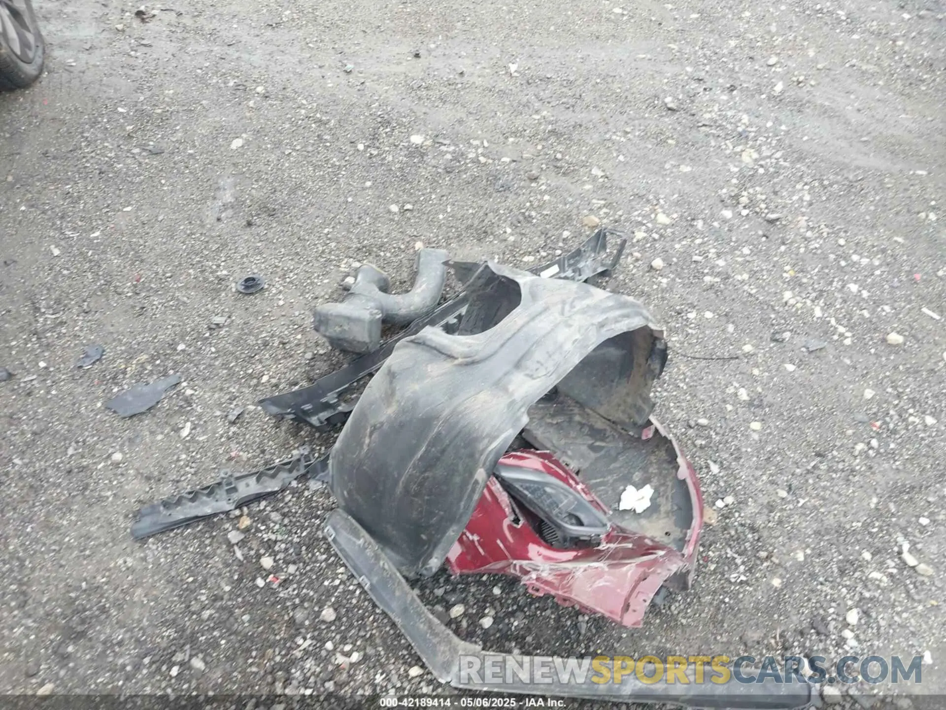 12 Photograph of a damaged car 1C4PJMDXXLD607790 JEEP CHEROKEE 2020