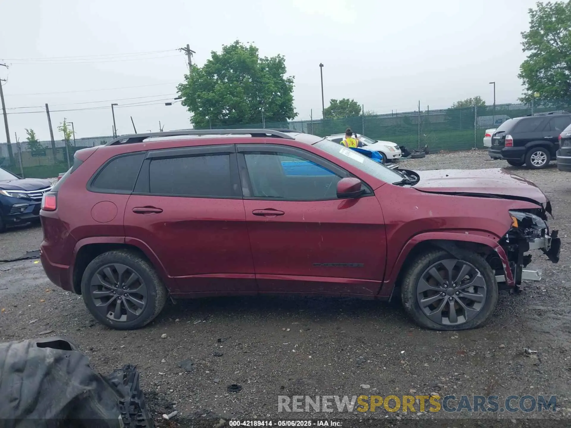 14 Photograph of a damaged car 1C4PJMDXXLD607790 JEEP CHEROKEE 2020