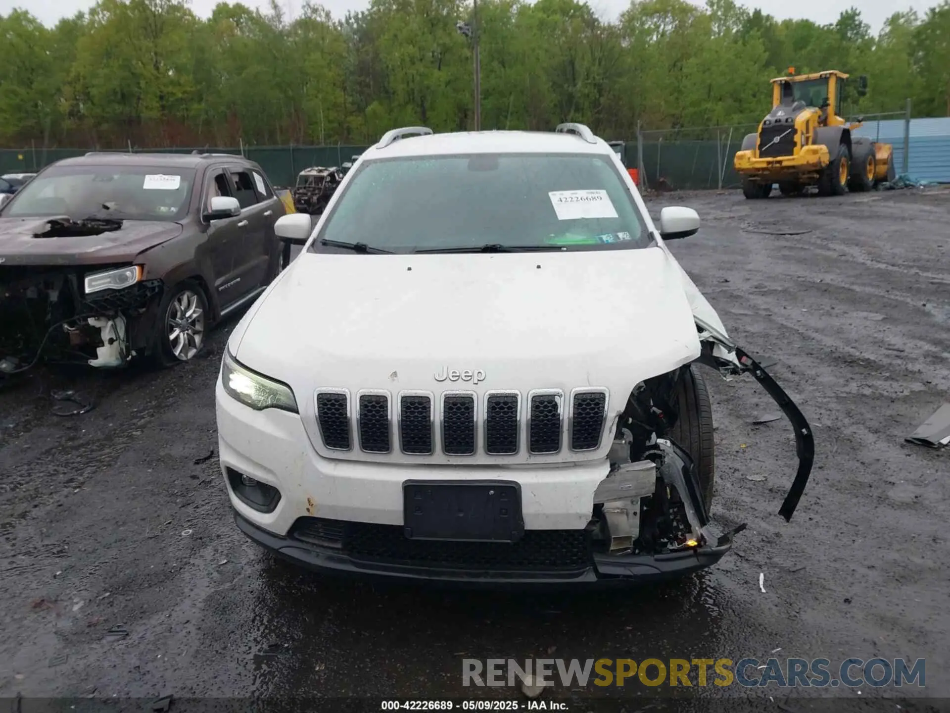 12 Photograph of a damaged car 1C4PJMLB0LD509566 JEEP CHEROKEE 2020