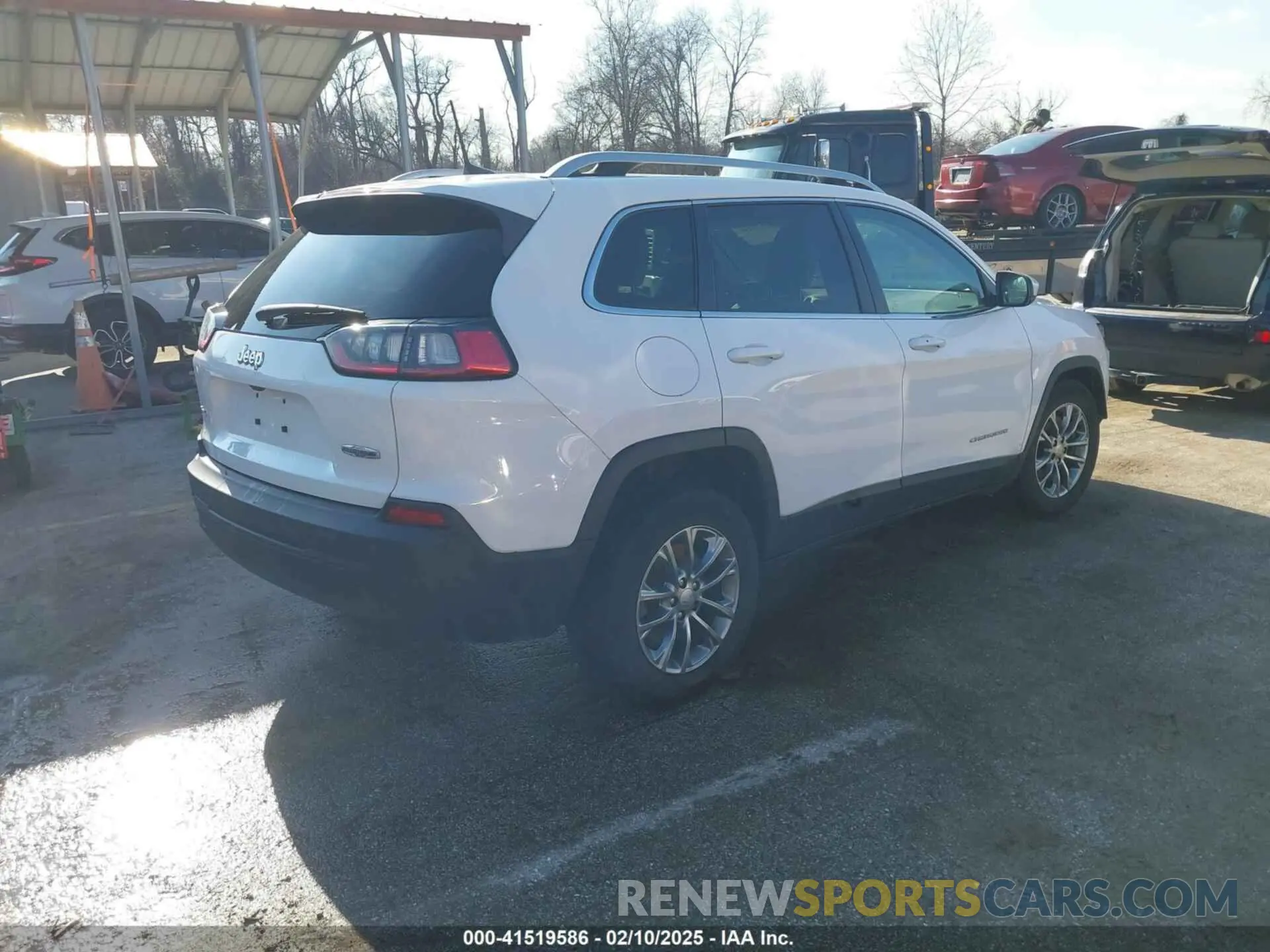 4 Photograph of a damaged car 1C4PJMLB0LD604032 JEEP CHEROKEE 2020