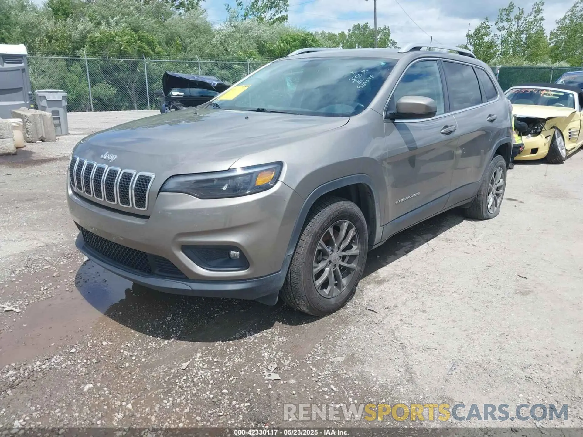 2 Photograph of a damaged car 1C4PJMLB1LD569548 JEEP CHEROKEE 2020