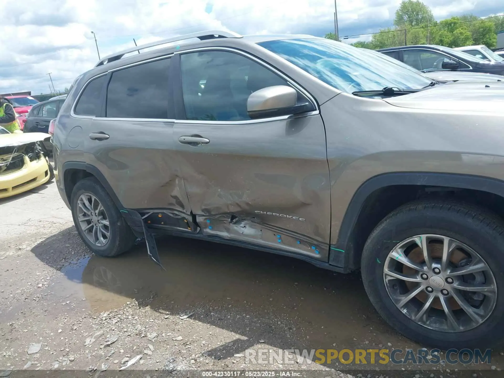 6 Photograph of a damaged car 1C4PJMLB1LD569548 JEEP CHEROKEE 2020