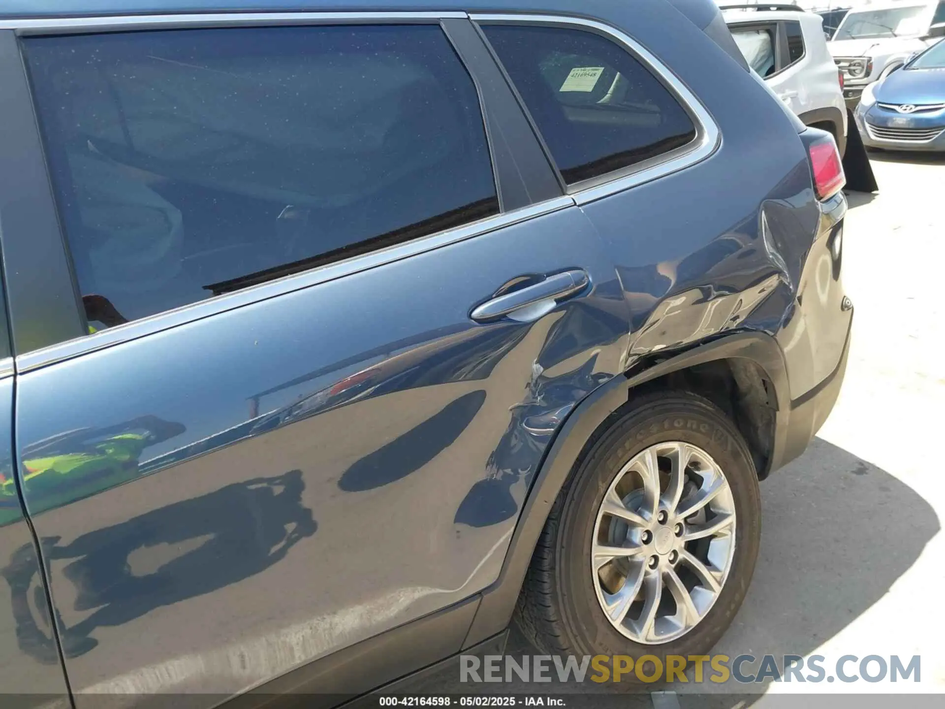 6 Photograph of a damaged car 1C4PJMLB2LD616974 JEEP CHEROKEE 2020
