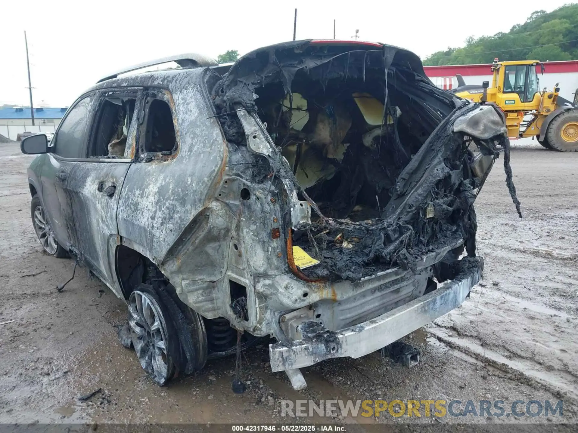 6 Photograph of a damaged car 1C4PJMLB3LD500408 JEEP CHEROKEE 2020