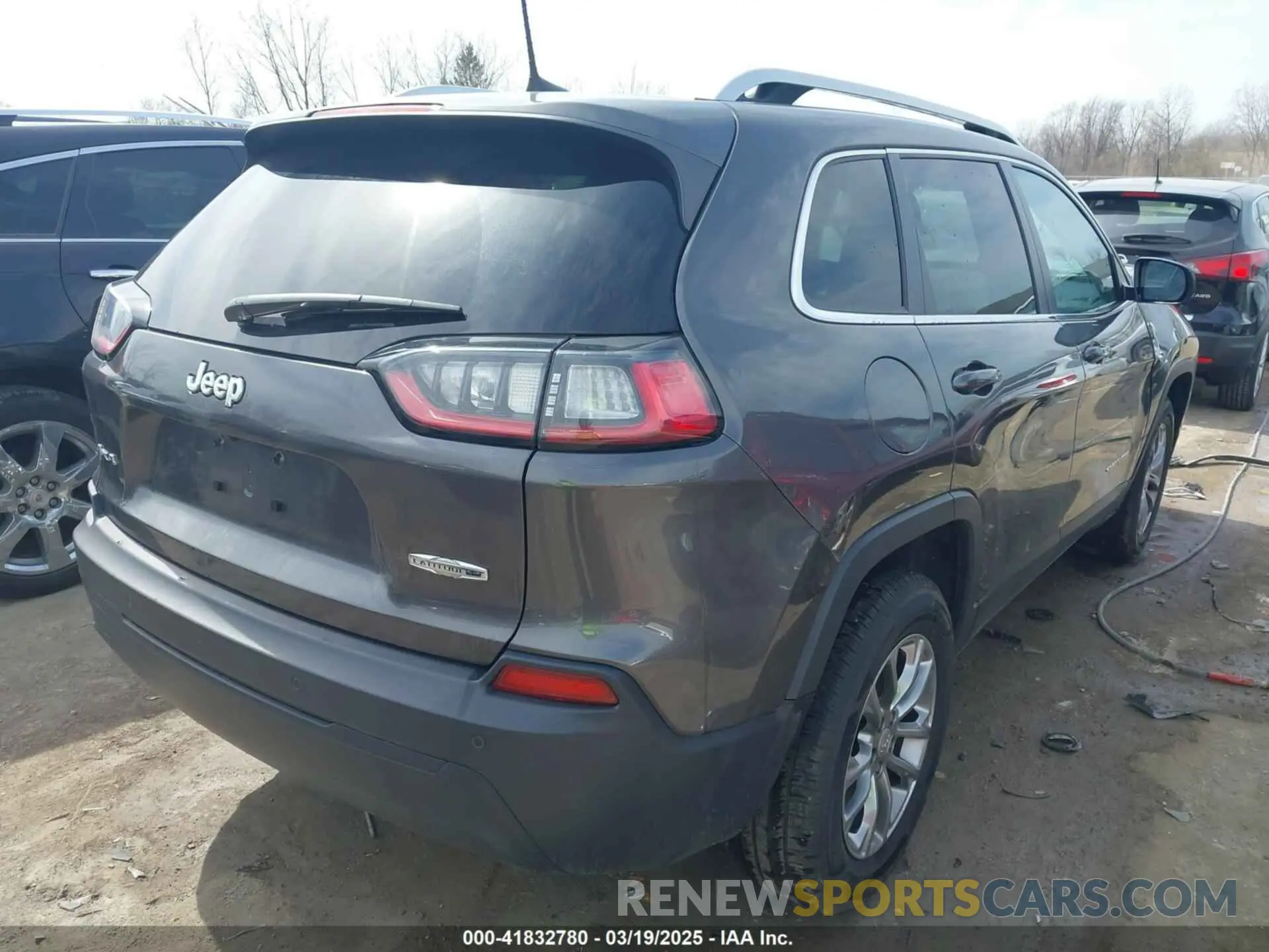 4 Photograph of a damaged car 1C4PJMLB3LD529259 JEEP CHEROKEE 2020