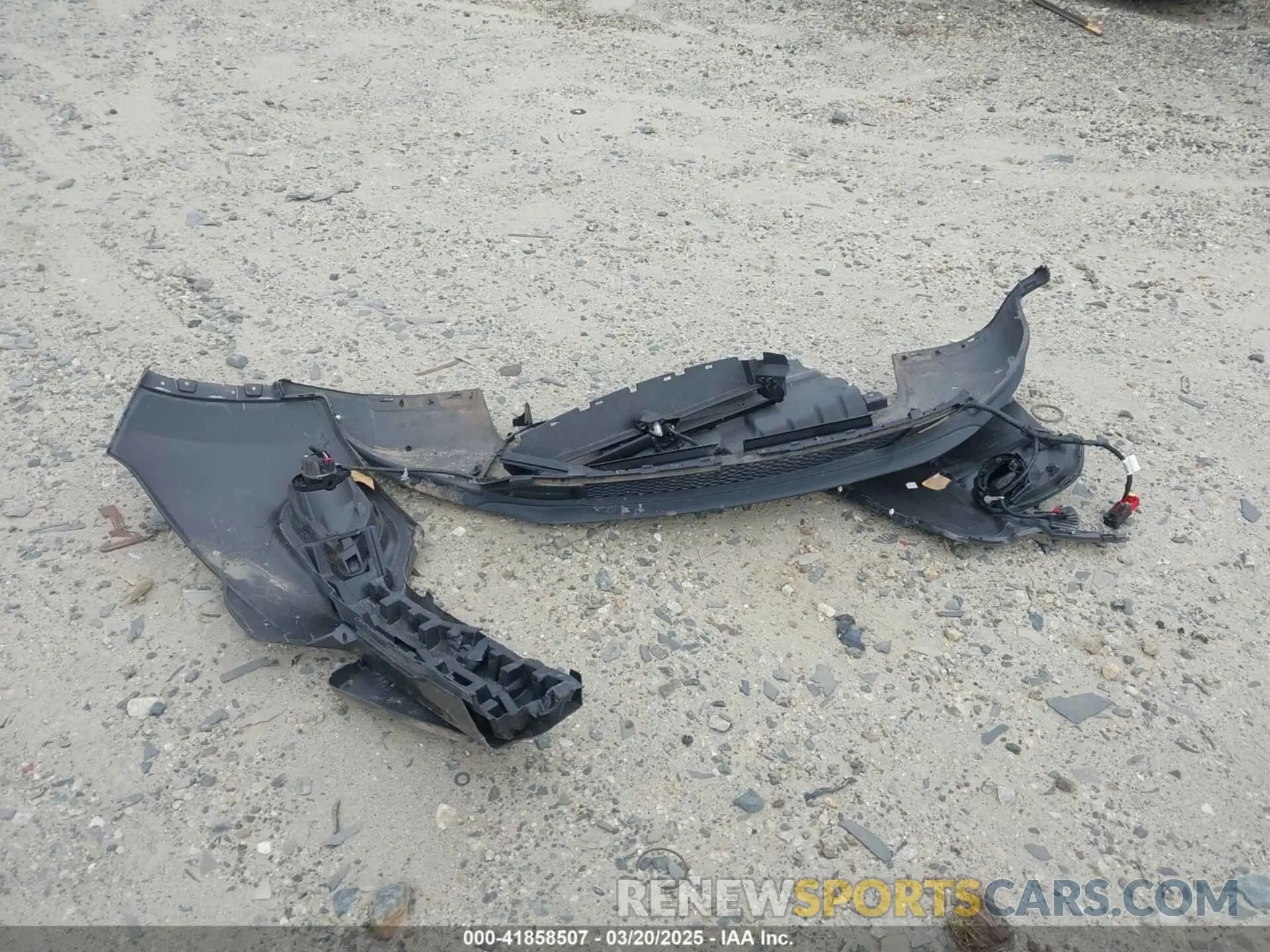 12 Photograph of a damaged car 1C4PJMLB3LD626221 JEEP CHEROKEE 2020
