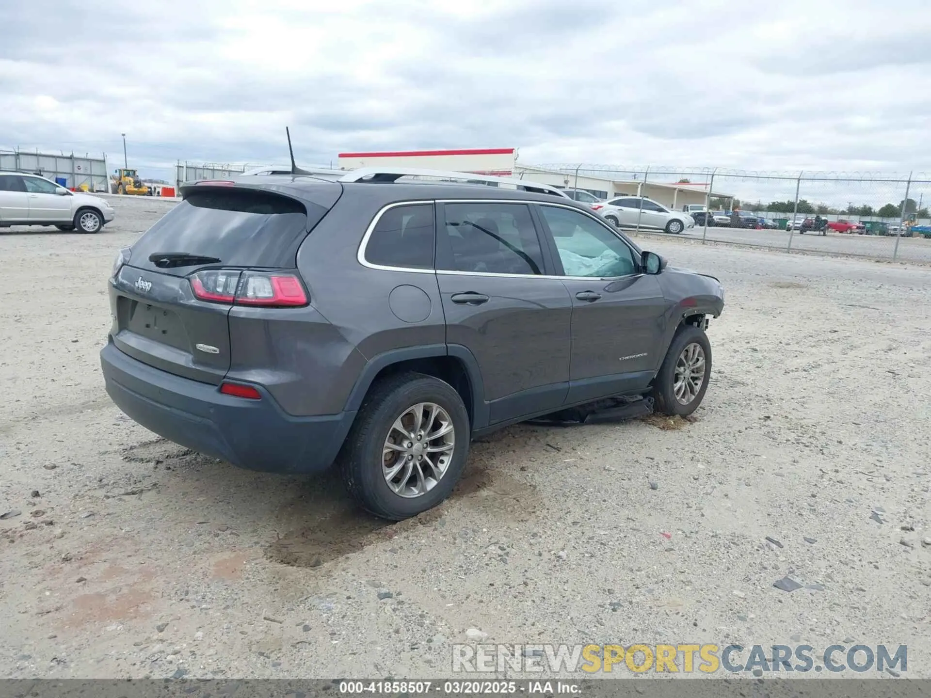4 Photograph of a damaged car 1C4PJMLB3LD626221 JEEP CHEROKEE 2020