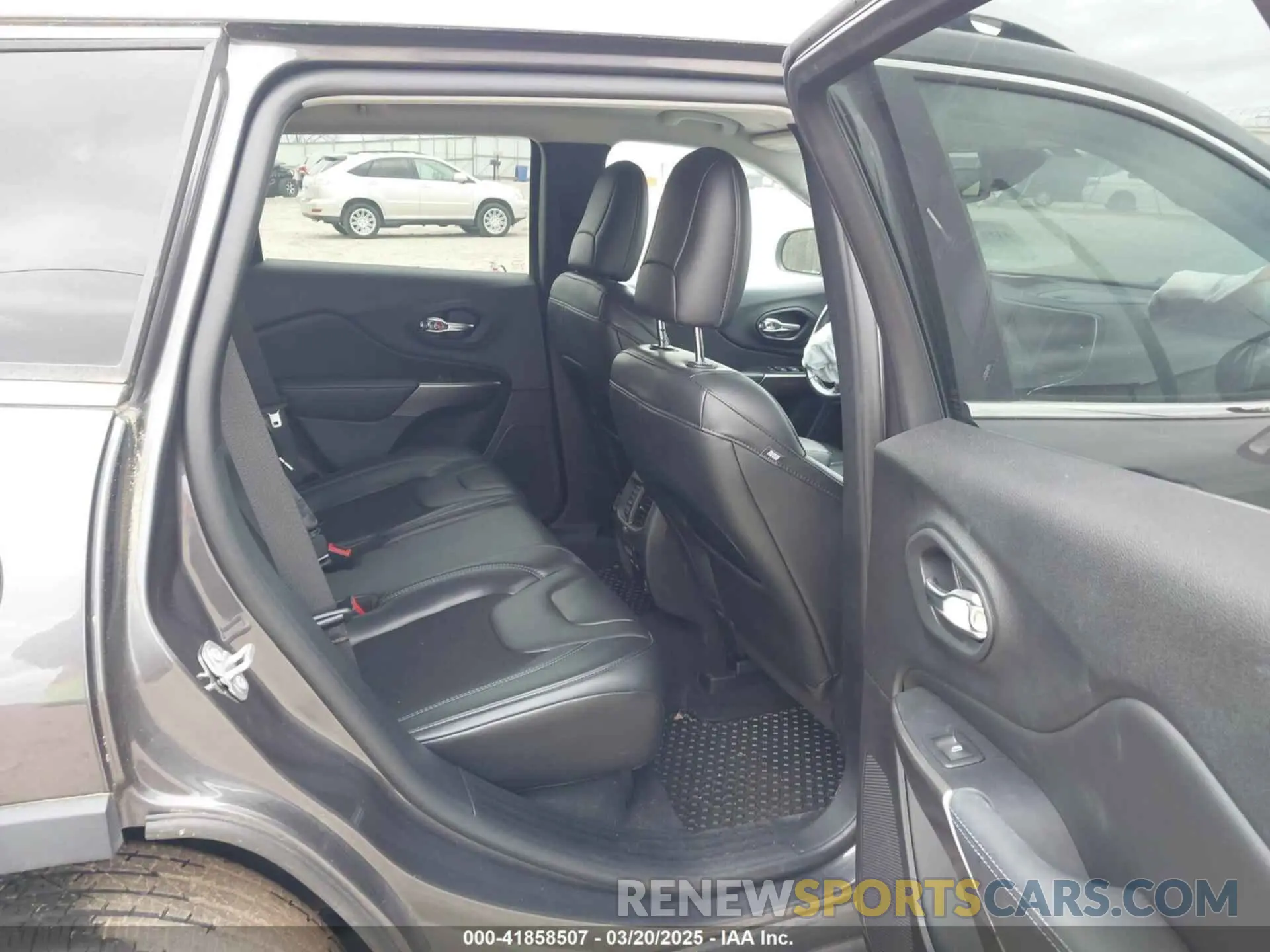 8 Photograph of a damaged car 1C4PJMLB3LD626221 JEEP CHEROKEE 2020