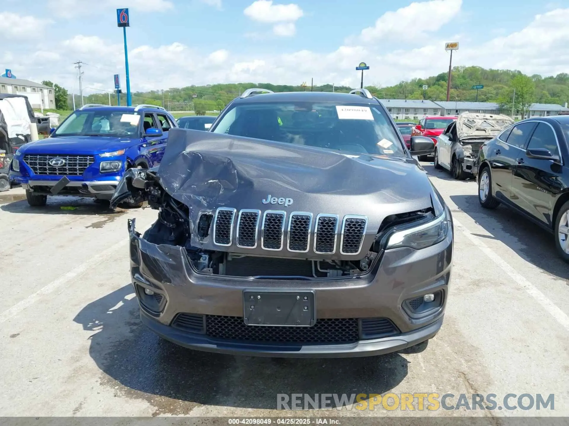 13 Photograph of a damaged car 1C4PJMLB5LD554776 JEEP CHEROKEE 2020