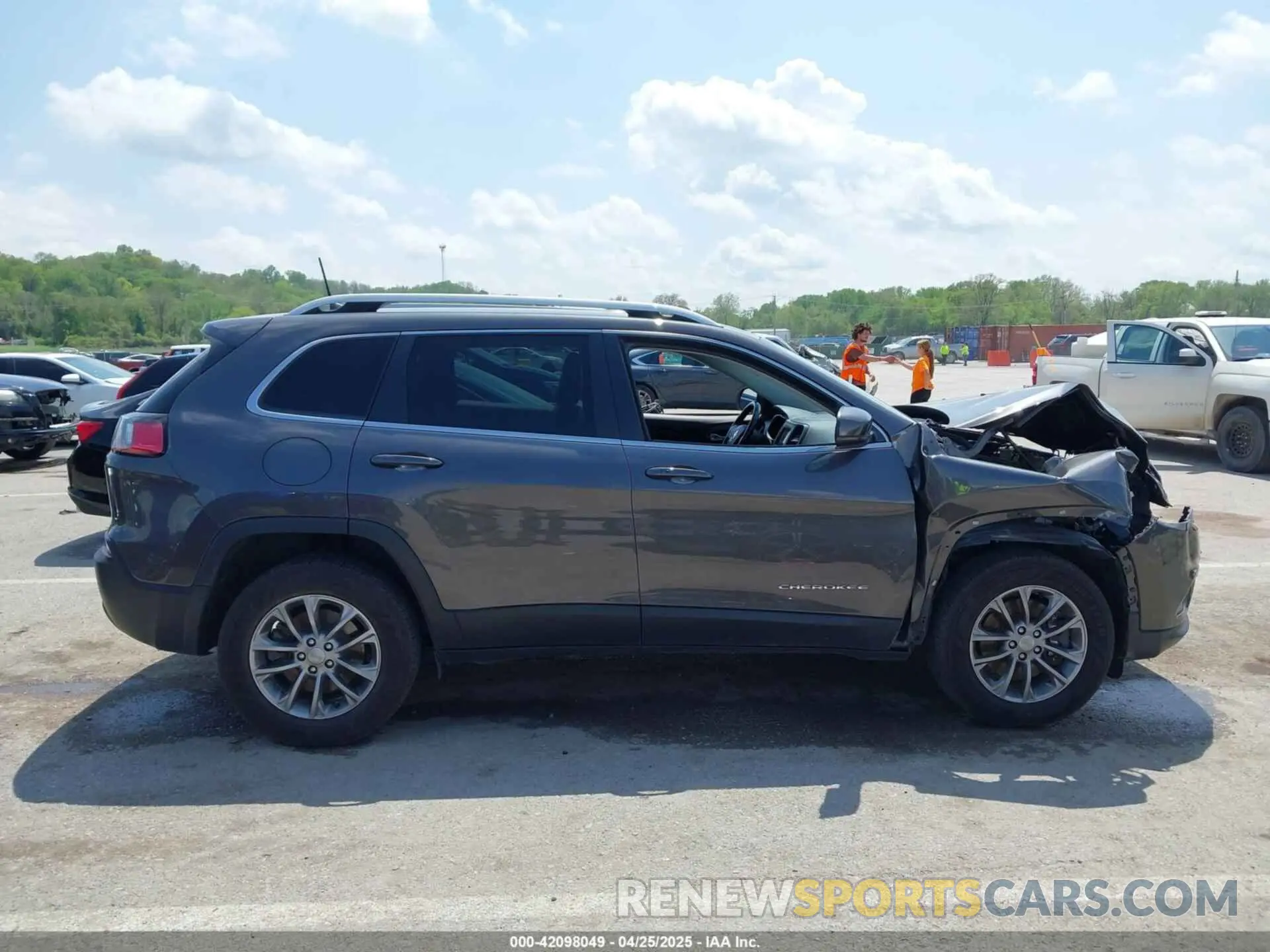 14 Photograph of a damaged car 1C4PJMLB5LD554776 JEEP CHEROKEE 2020