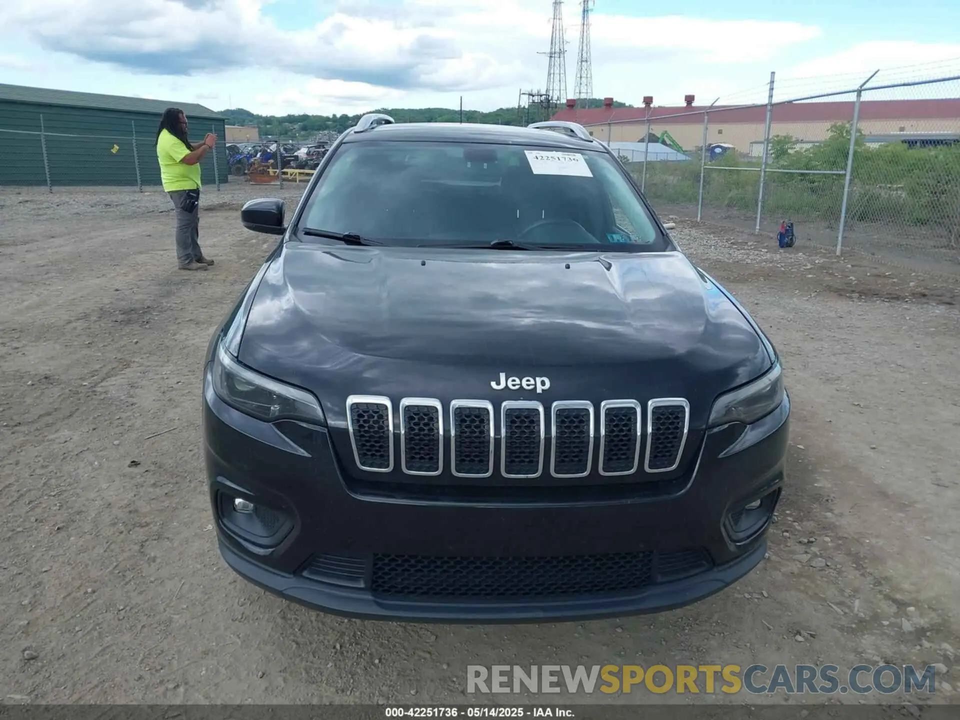 13 Photograph of a damaged car 1C4PJMLB5LD580441 JEEP CHEROKEE 2020