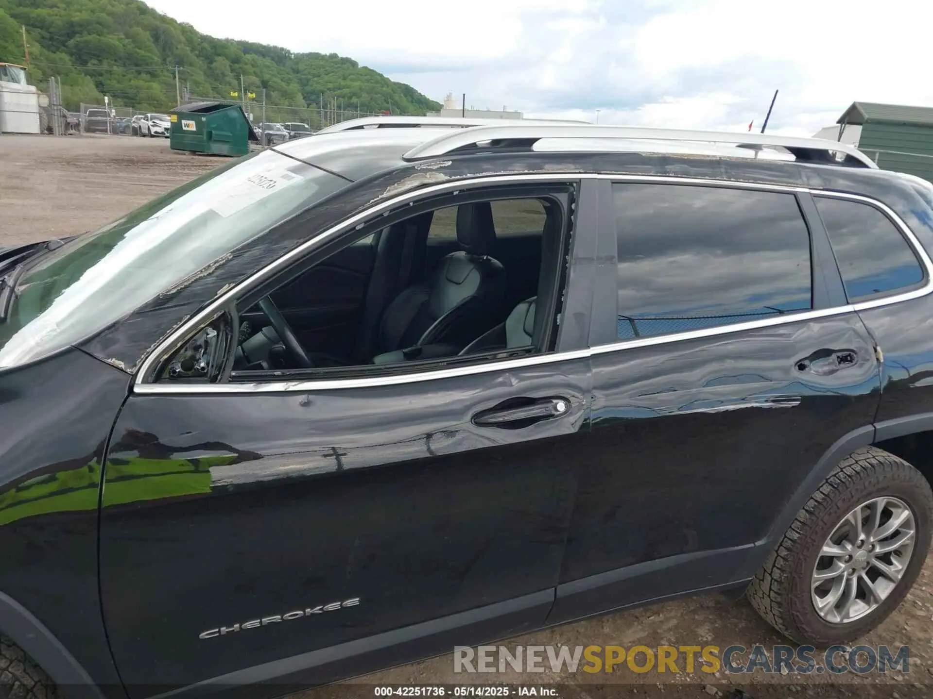 6 Photograph of a damaged car 1C4PJMLB5LD580441 JEEP CHEROKEE 2020