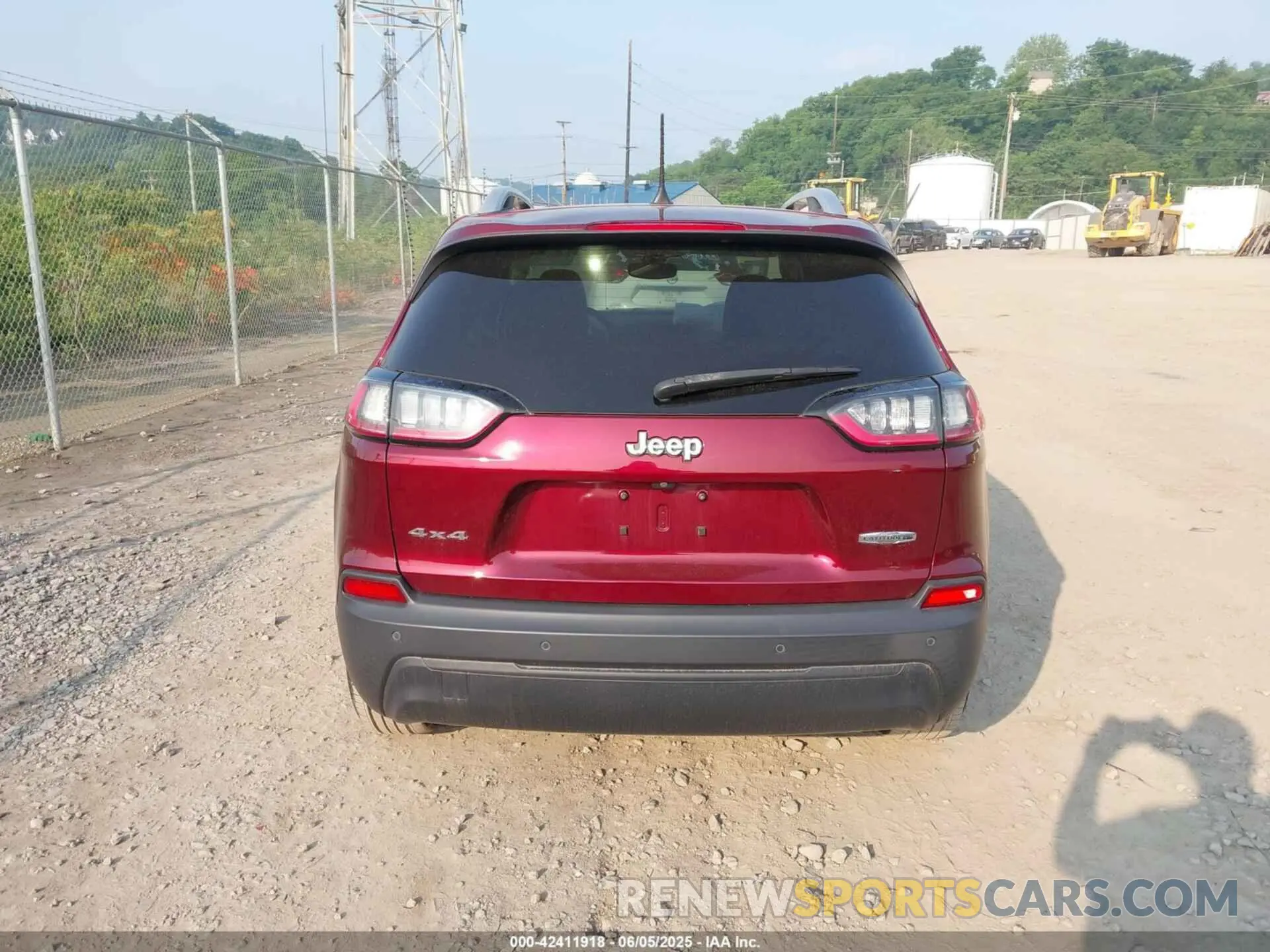 15 Photograph of a damaged car 1C4PJMLB6LD585258 JEEP CHEROKEE 2020