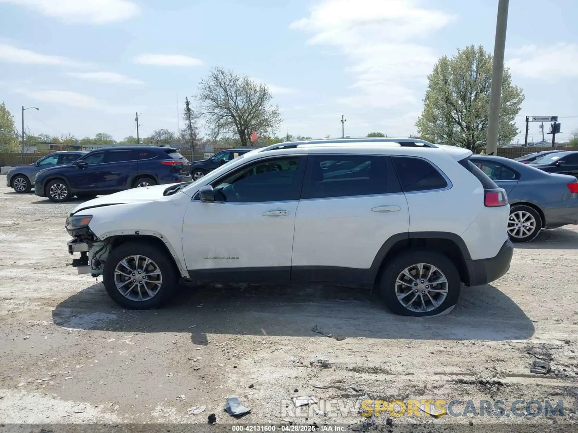 14 Photograph of a damaged car 1C4PJMLB9LD538306 JEEP CHEROKEE 2020