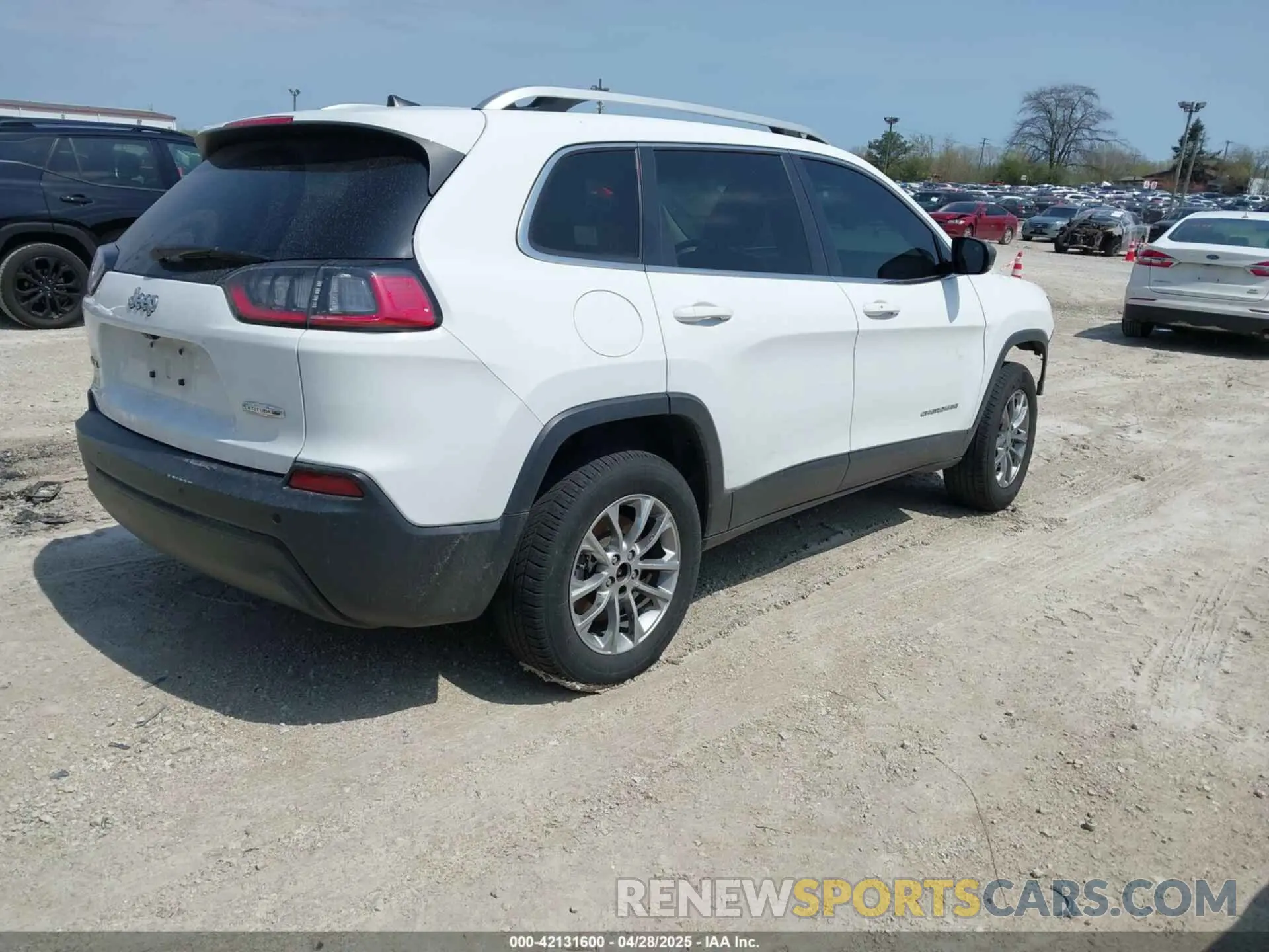 4 Photograph of a damaged car 1C4PJMLB9LD538306 JEEP CHEROKEE 2020