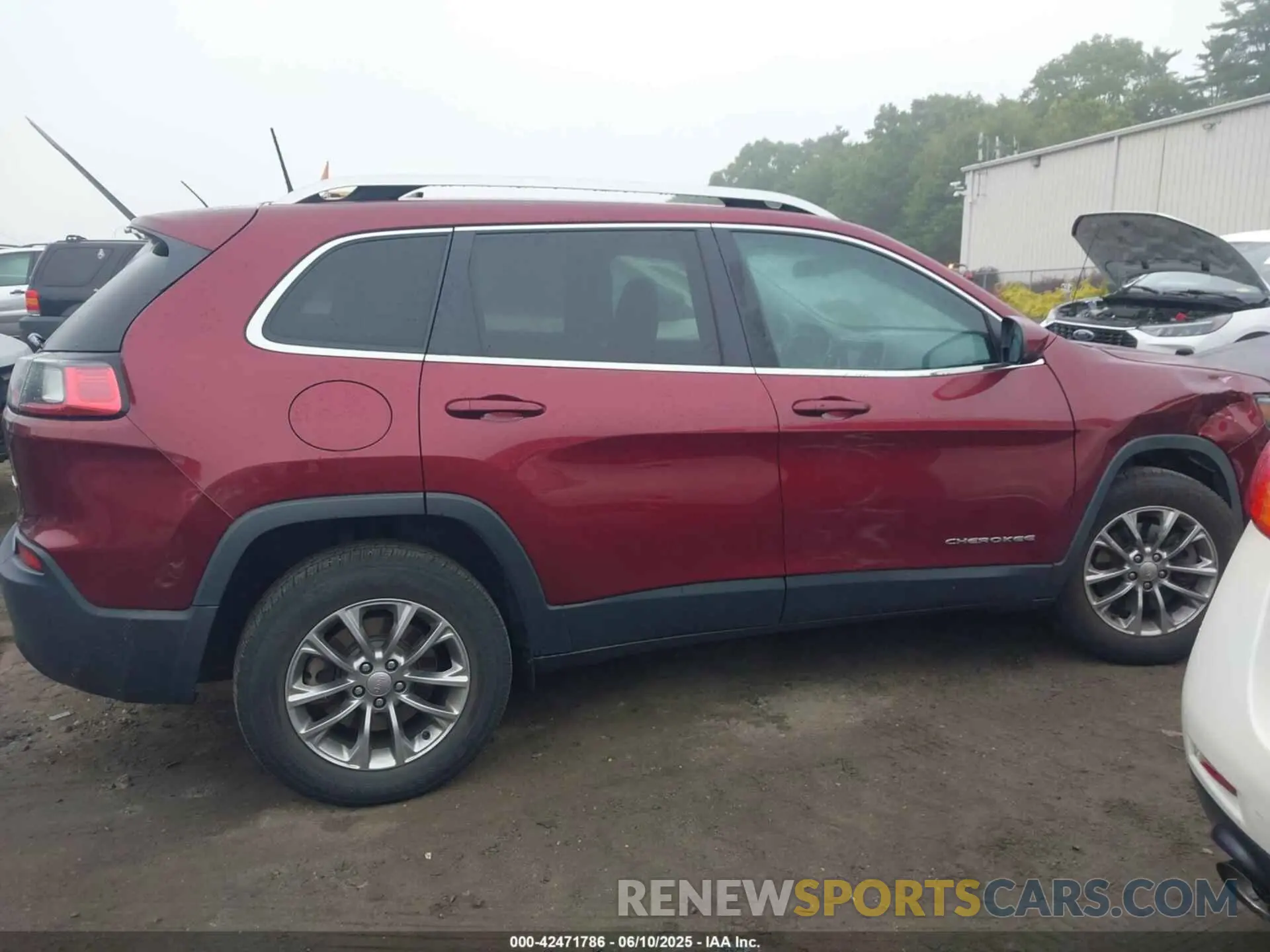 14 Photograph of a damaged car 1C4PJMLB9LD591118 JEEP CHEROKEE 2020