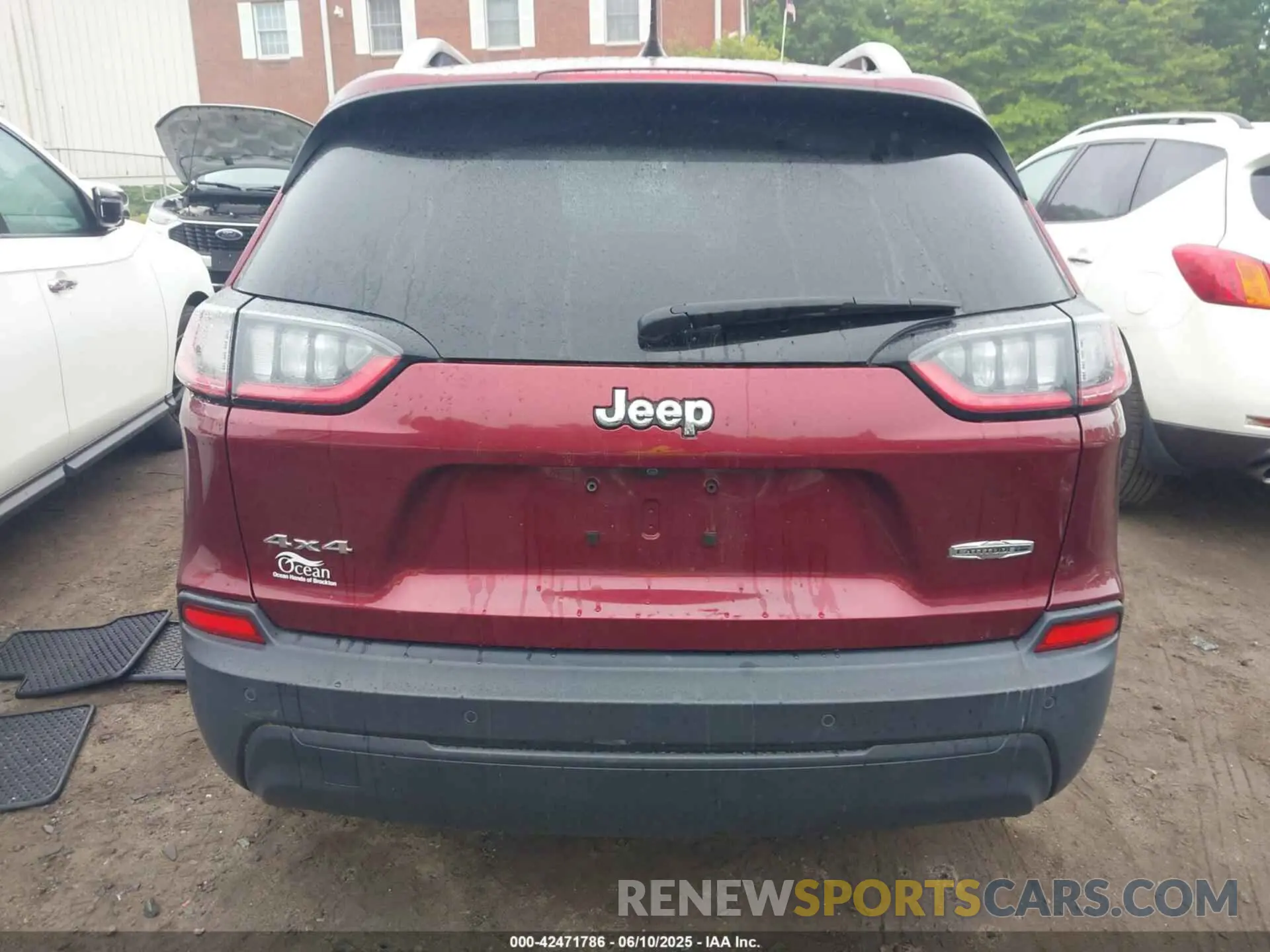 17 Photograph of a damaged car 1C4PJMLB9LD591118 JEEP CHEROKEE 2020