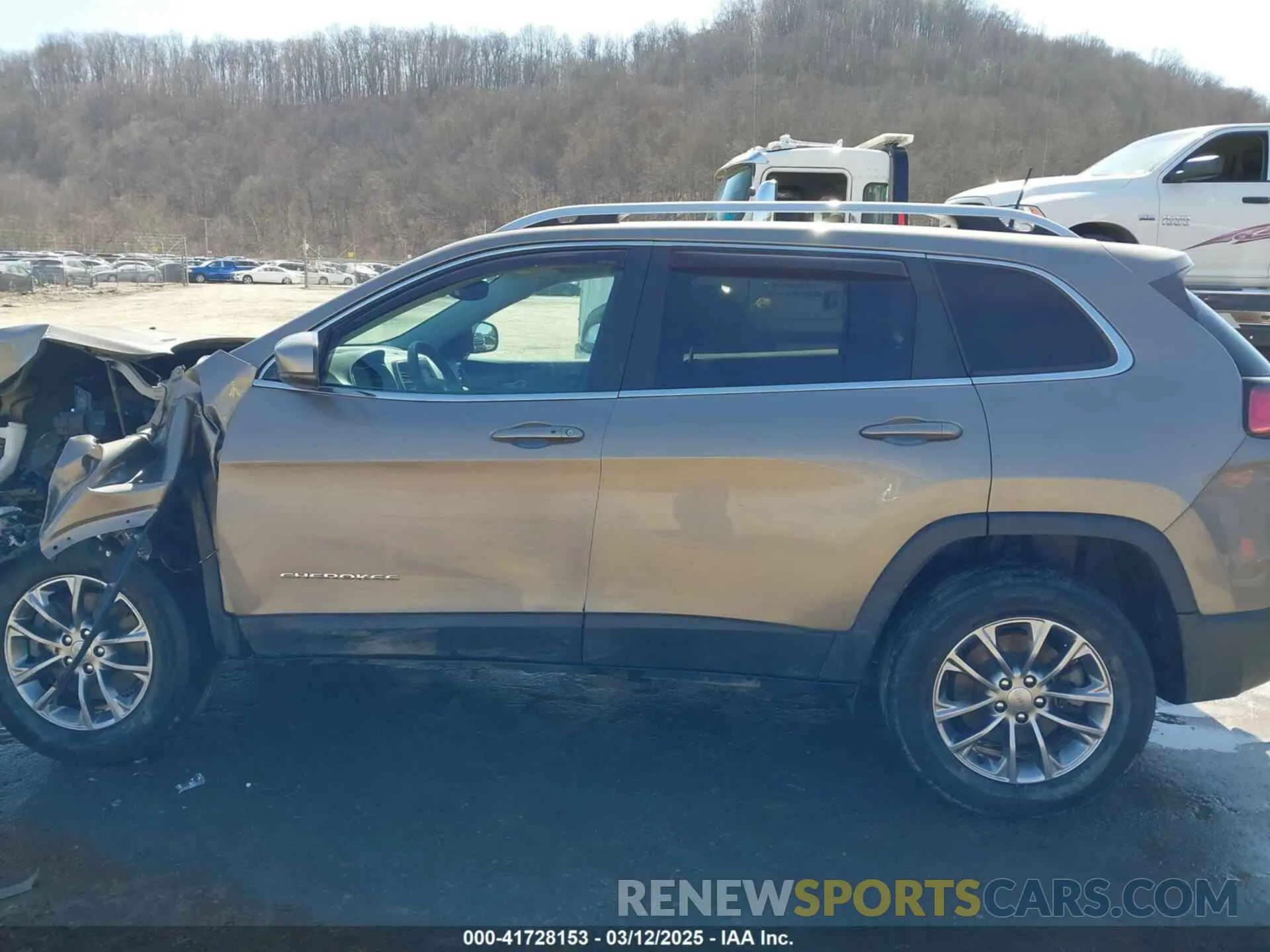 14 Photograph of a damaged car 1C4PJMLBXLD551002 JEEP CHEROKEE 2020
